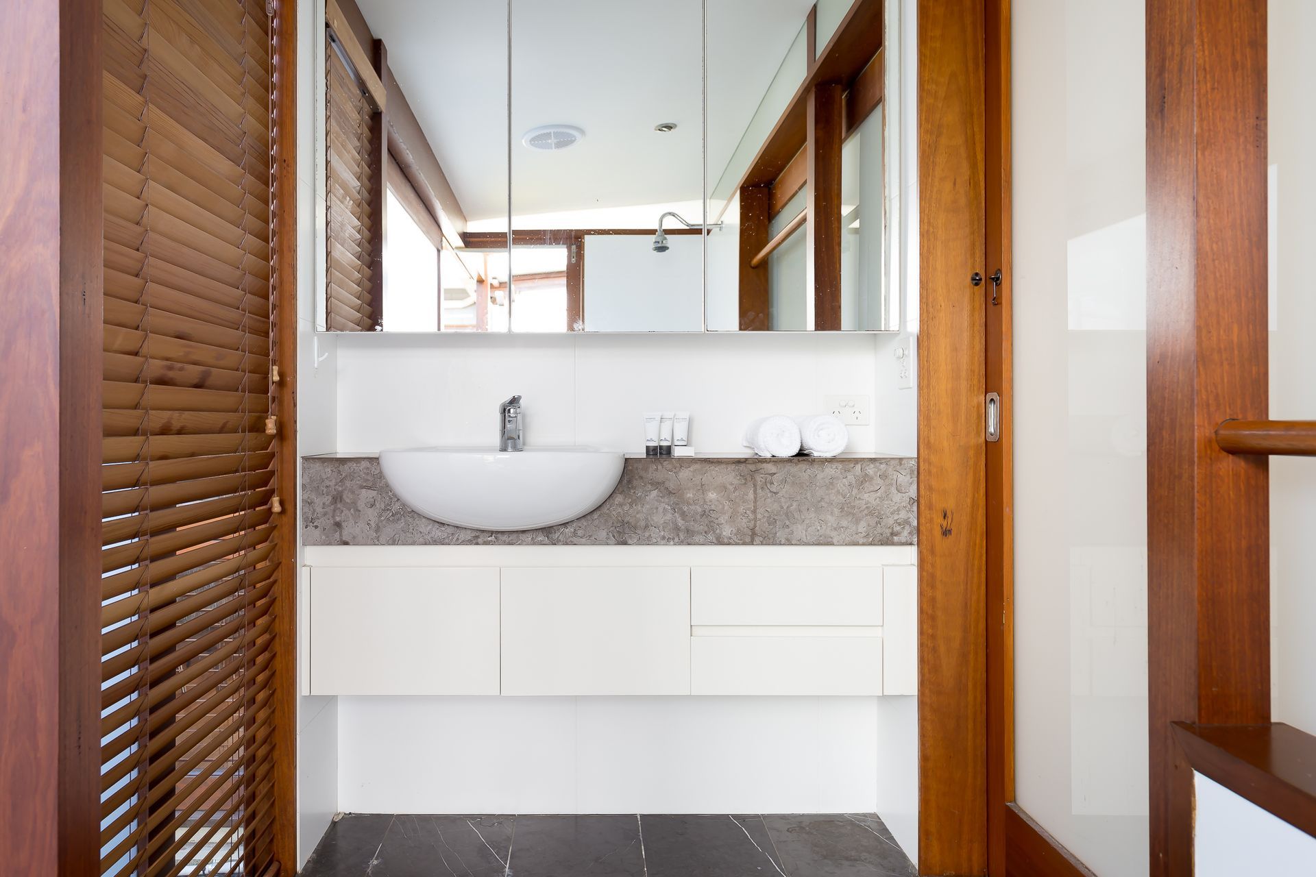 Tropical Bathroom Extension