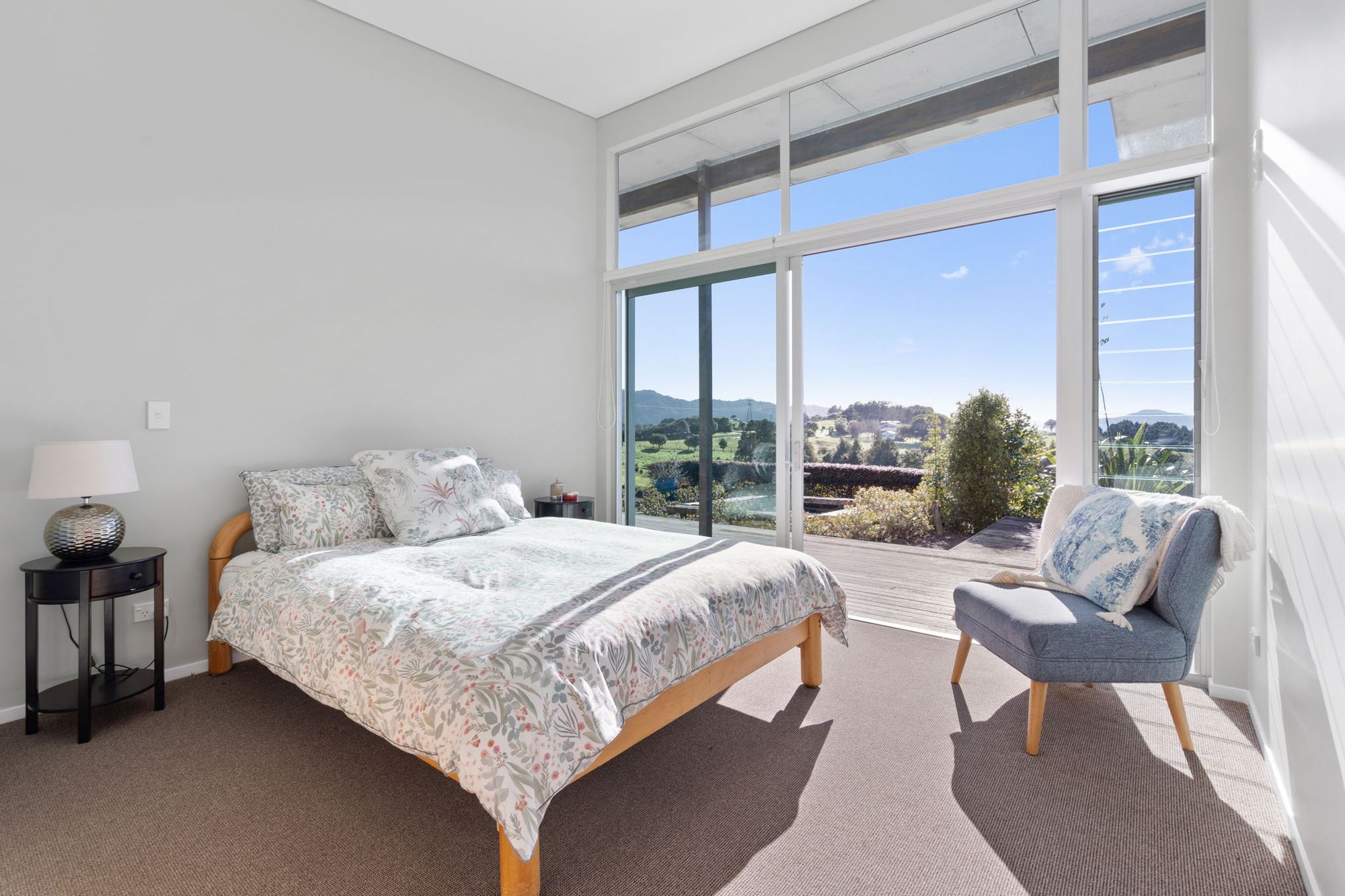 24-web-or-mls-147-Pompallier-Estate-Drive-6.jpg