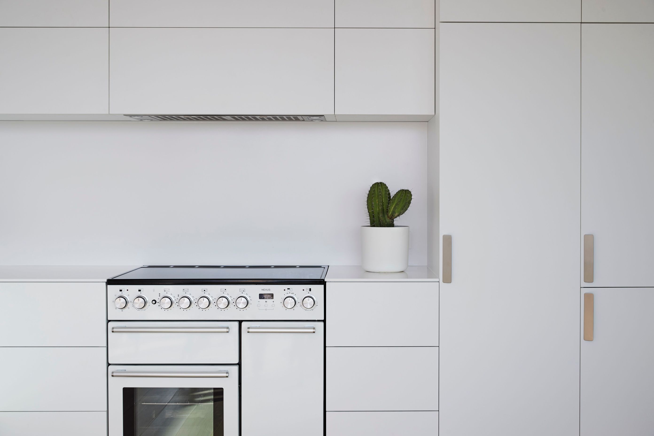 2404-4-WALLS-Wynayard-Apt-156x.jpg