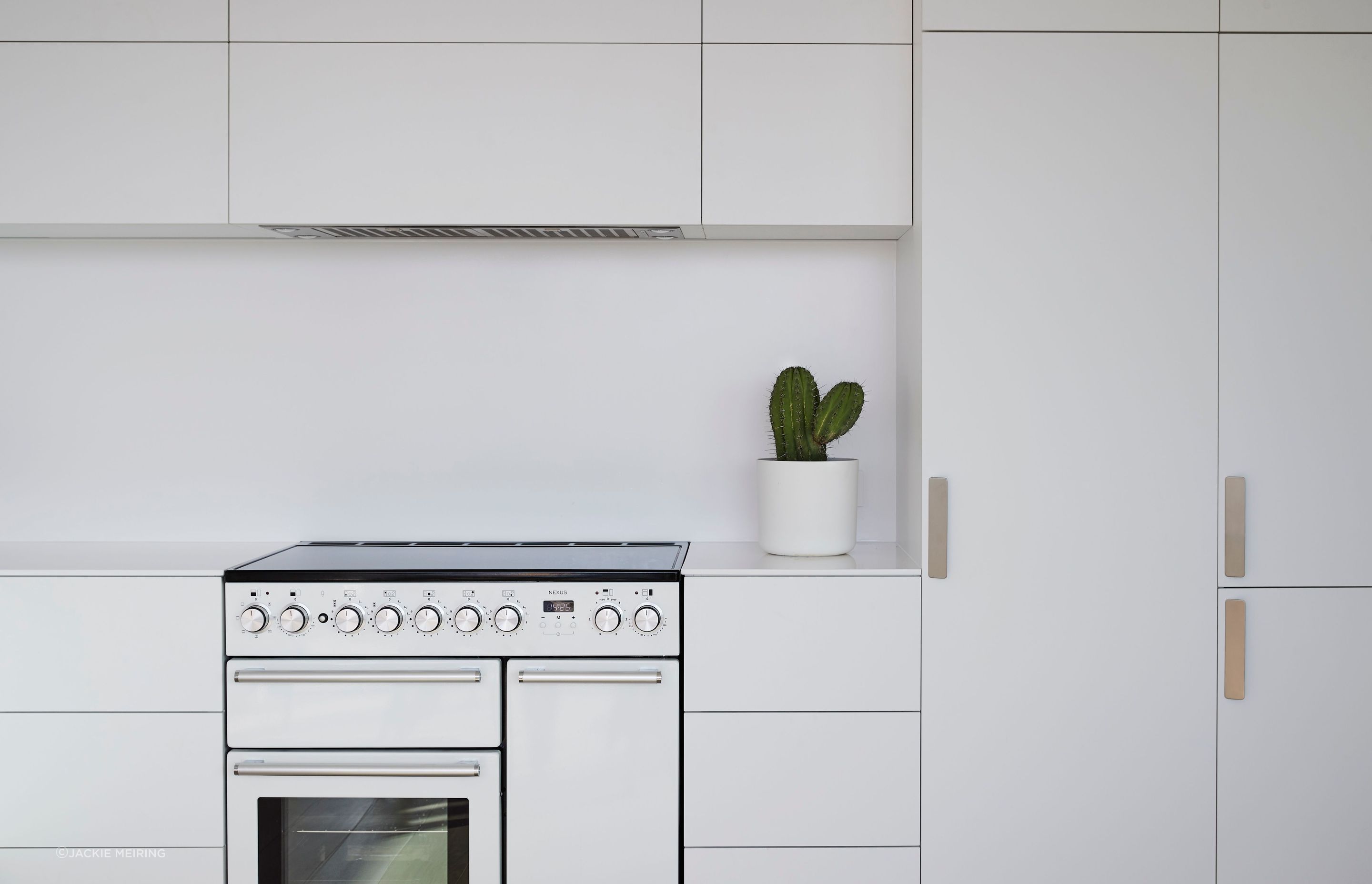 2404-4-WALLS-Wynayard-Apt-156x.jpg