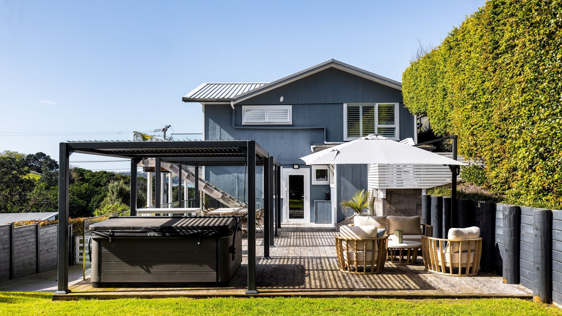  Summer House Testimonial | Auckland Coastal Renovation by Ze Build (Stanmore Bay) video
