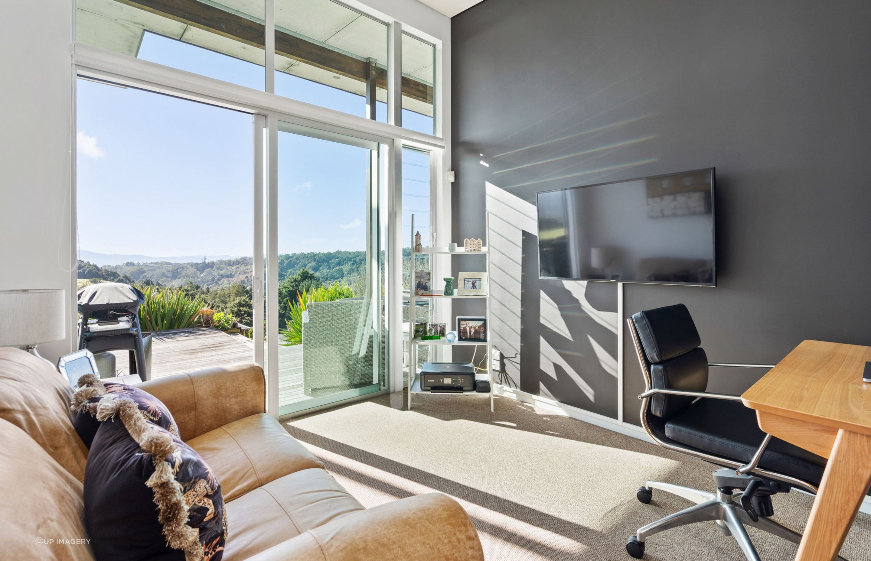 26-web-or-mls-147-Pompallier-Estate-Drive-22.jpg