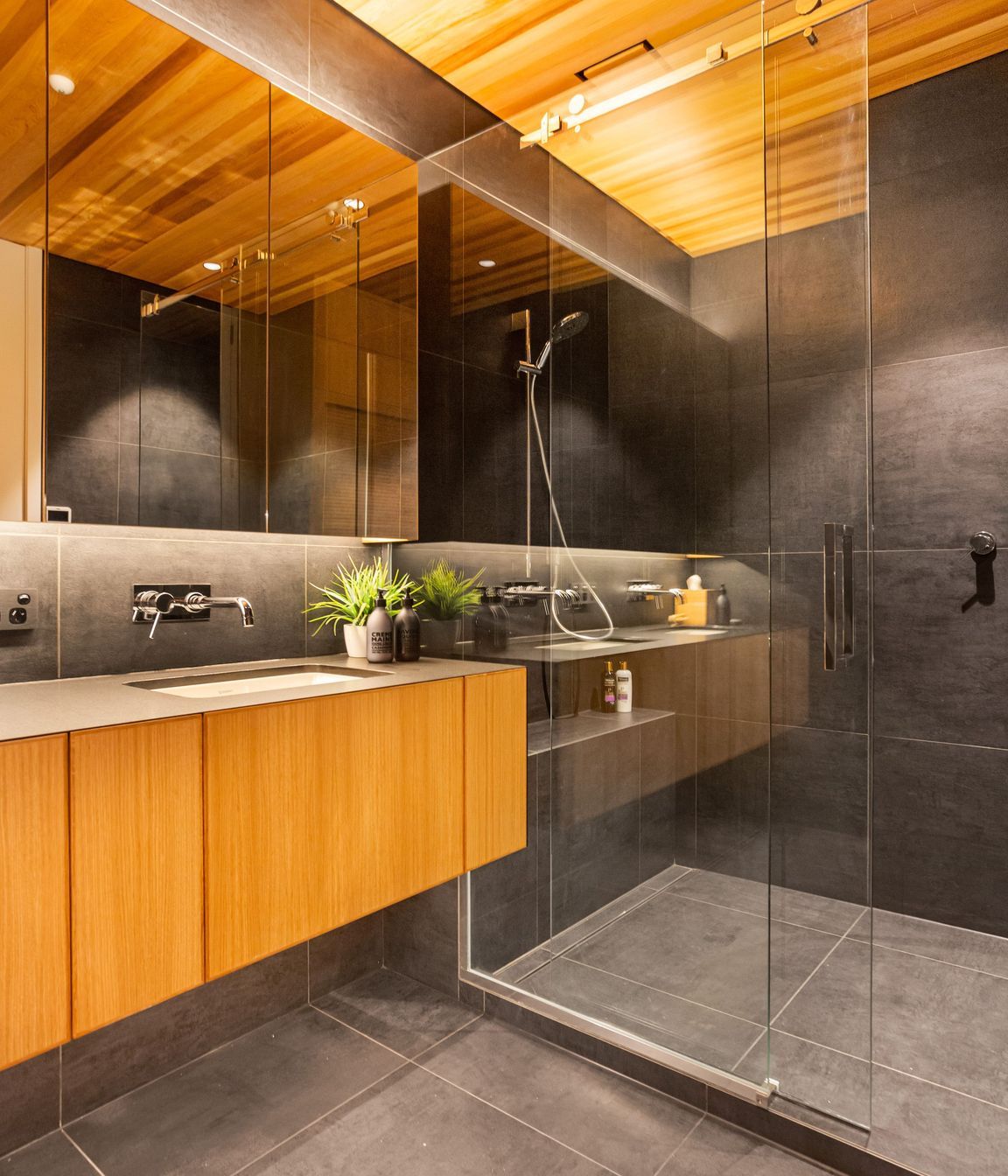 Auckland City Apartment