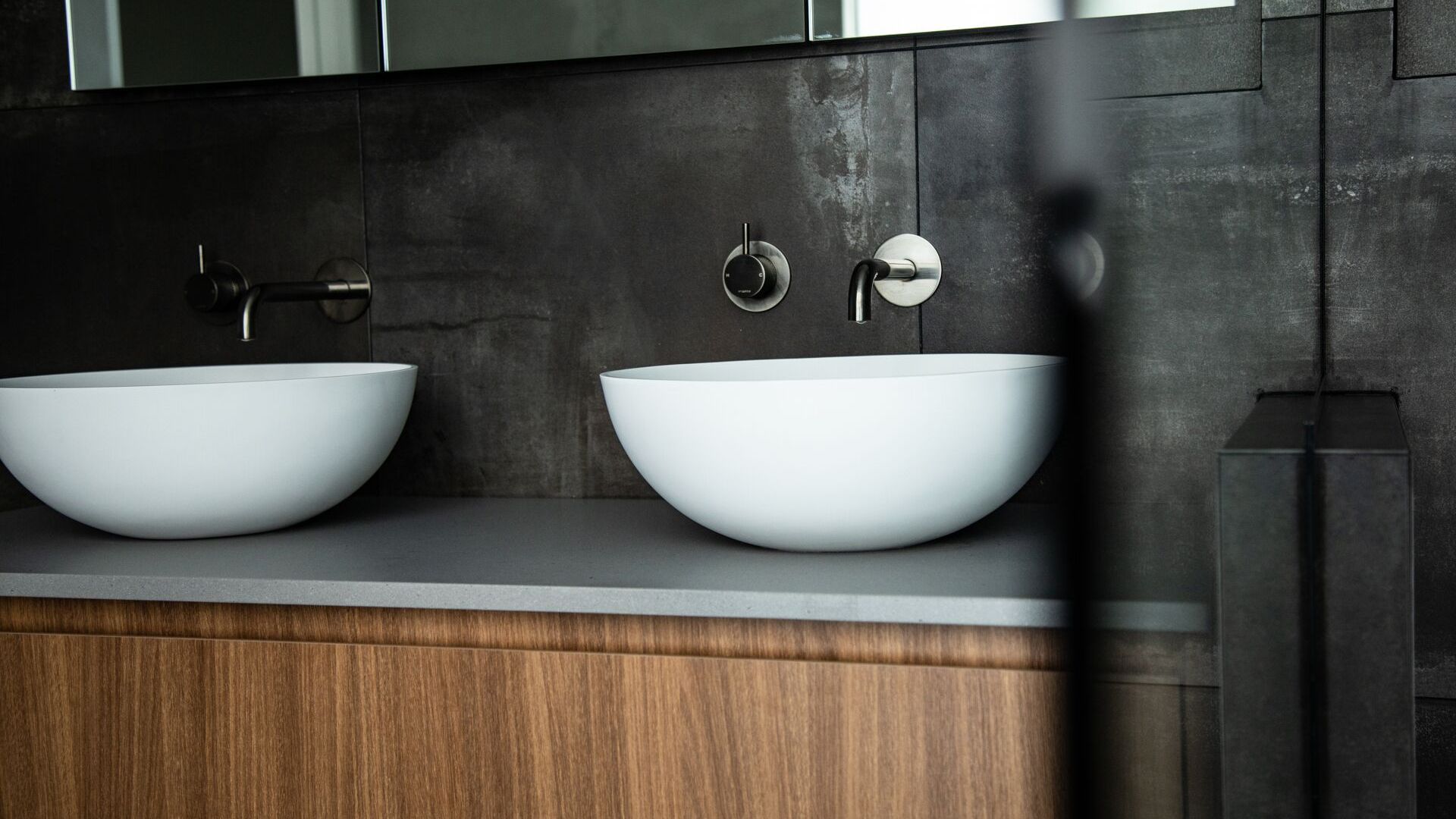 This project was through Nicola Manning Design for a professional couple living in an apartment in the heart of Auckland's CBD. The apartment had an amazing lay out with large open spaces. Video Credit: Nick Walker - Studio Theta. video