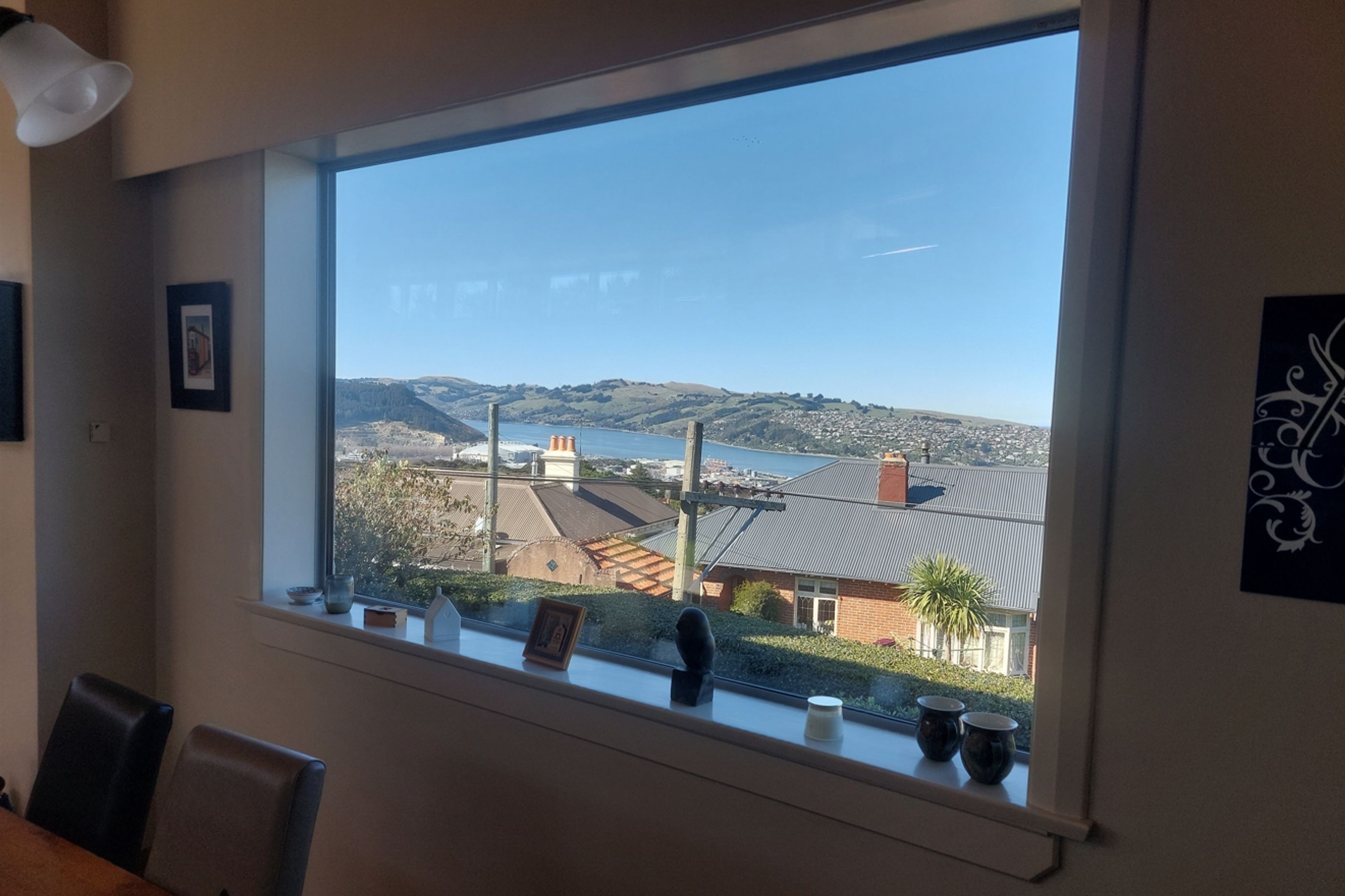 3-19-Tweed-St-Roslyn-Dunedin-Completion-of-interior-of-newly-installed-double-glazed-window-in-the-loungeroom-JDBuilders.jpg