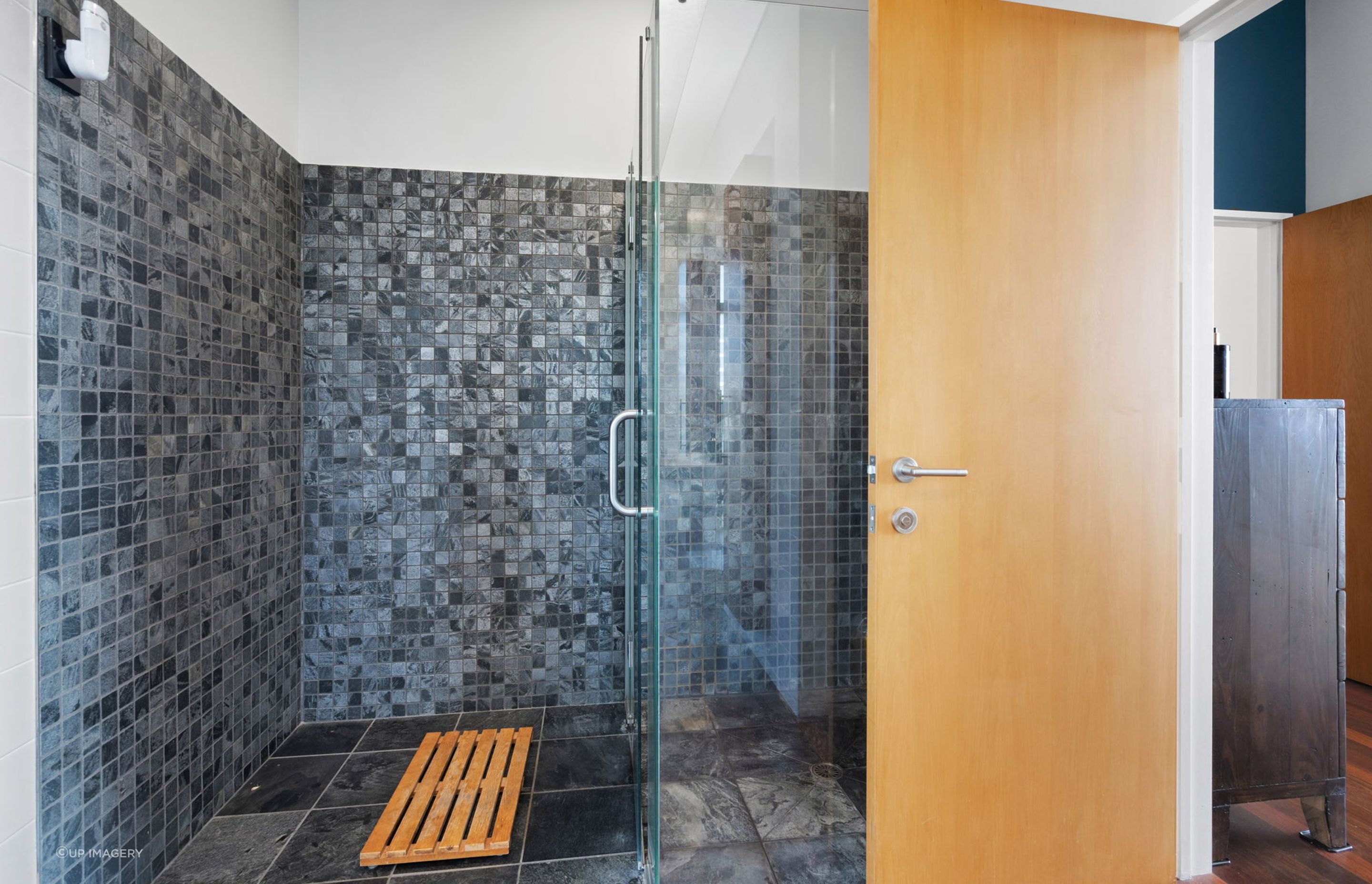 32-web-or-mls-147-Pompallier-Estate-Drive-28.jpg