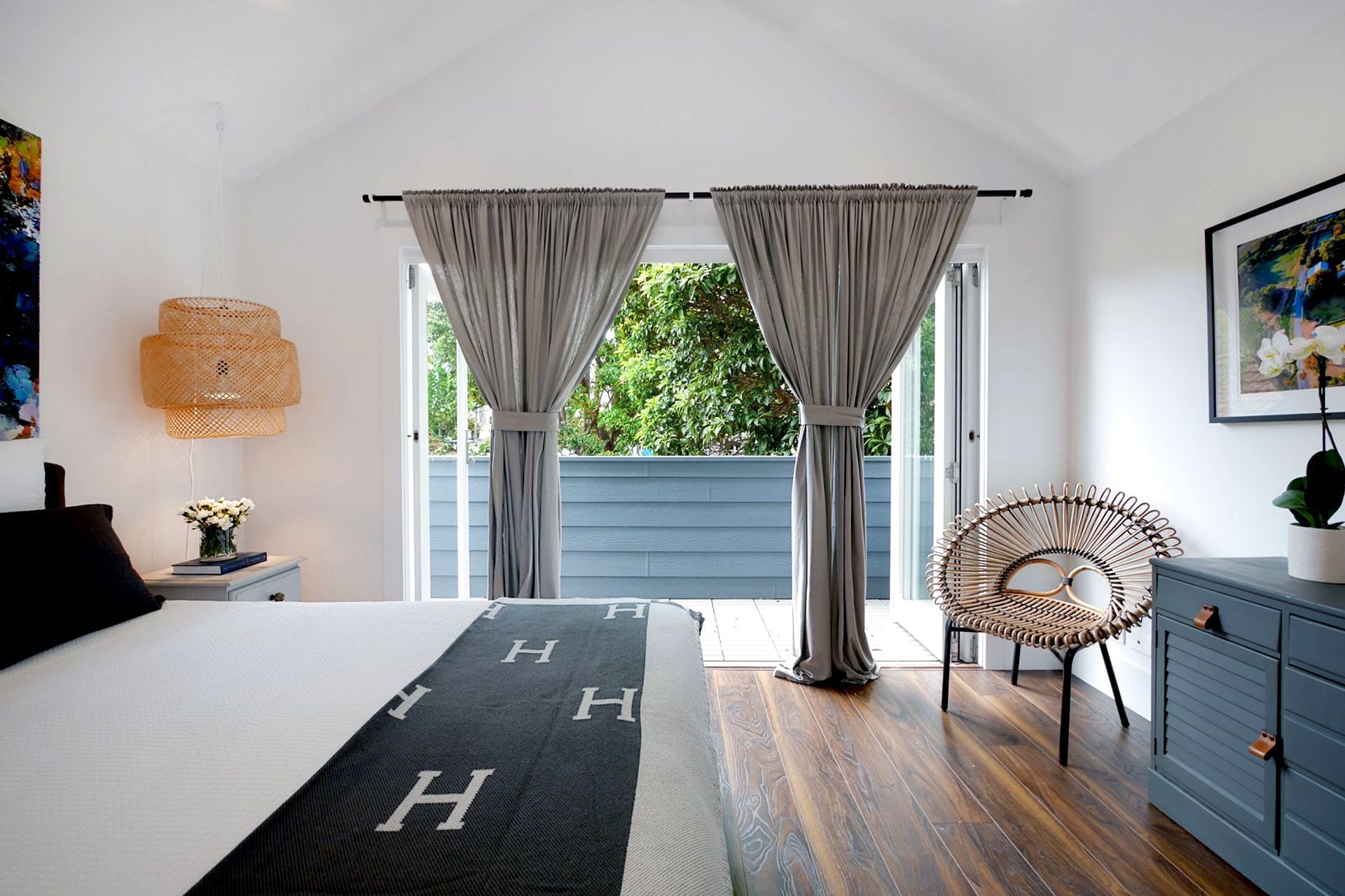 Stylish Nautical Townhouse