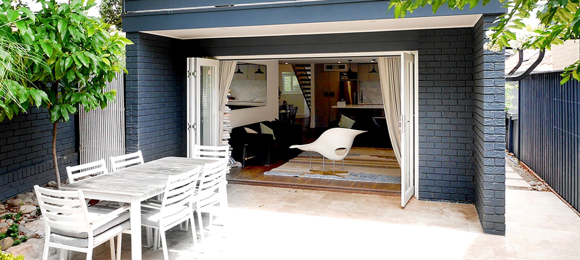 Stylish Nautical Townhouse banner