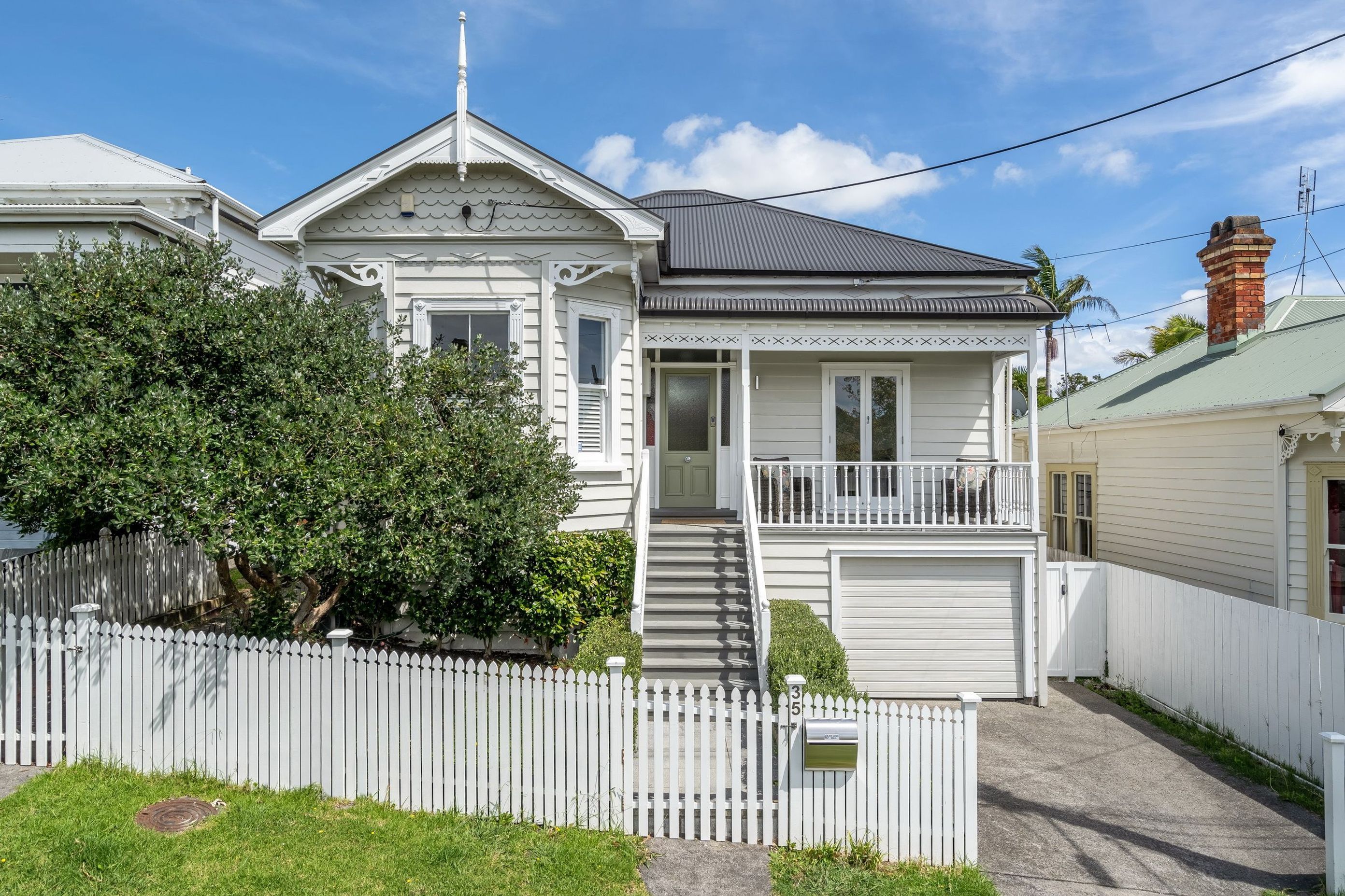 Roslyn Terrace Home