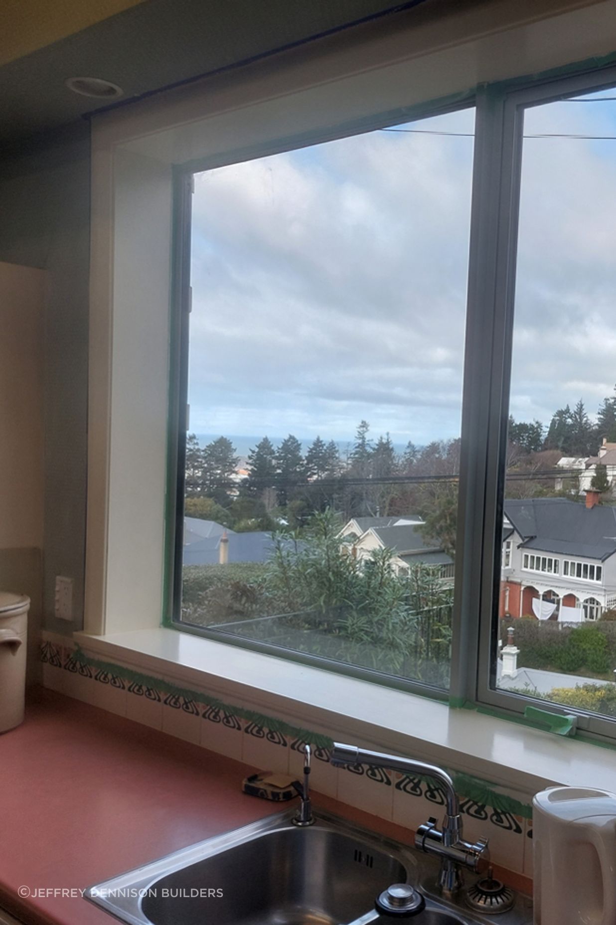 4-19-Tweed-St-Roslyn-Dunedin-Completion-of-interior-of-newly-installed-double-glazed-window-in-the-kitchen-JDBuilders.jpg