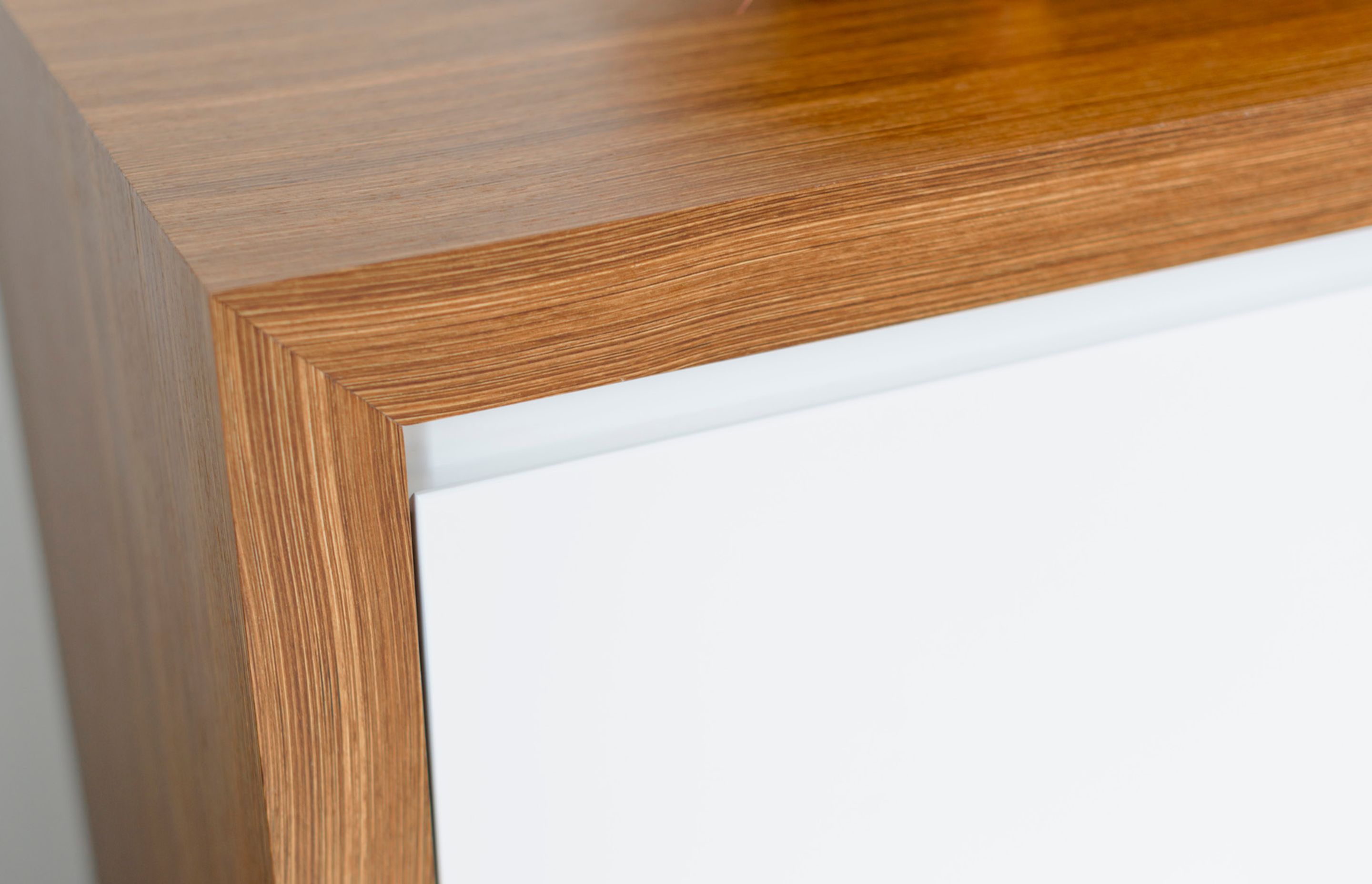 Black Bean veneer detail
