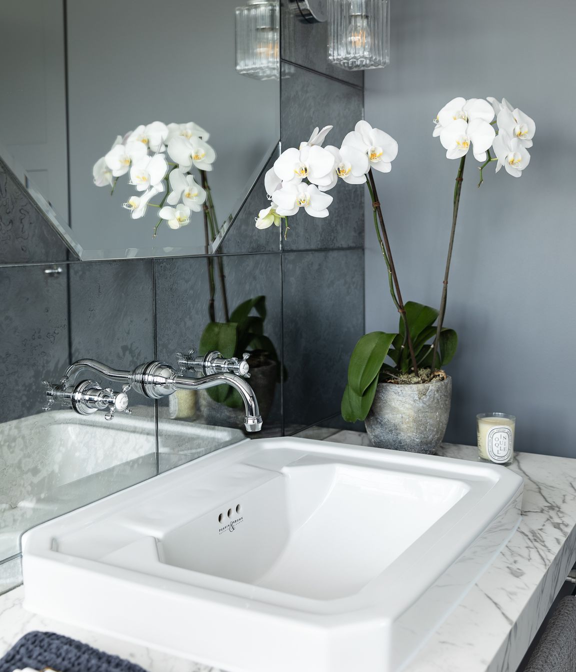 Takapuna Home - Bespoke antique mirrored wall