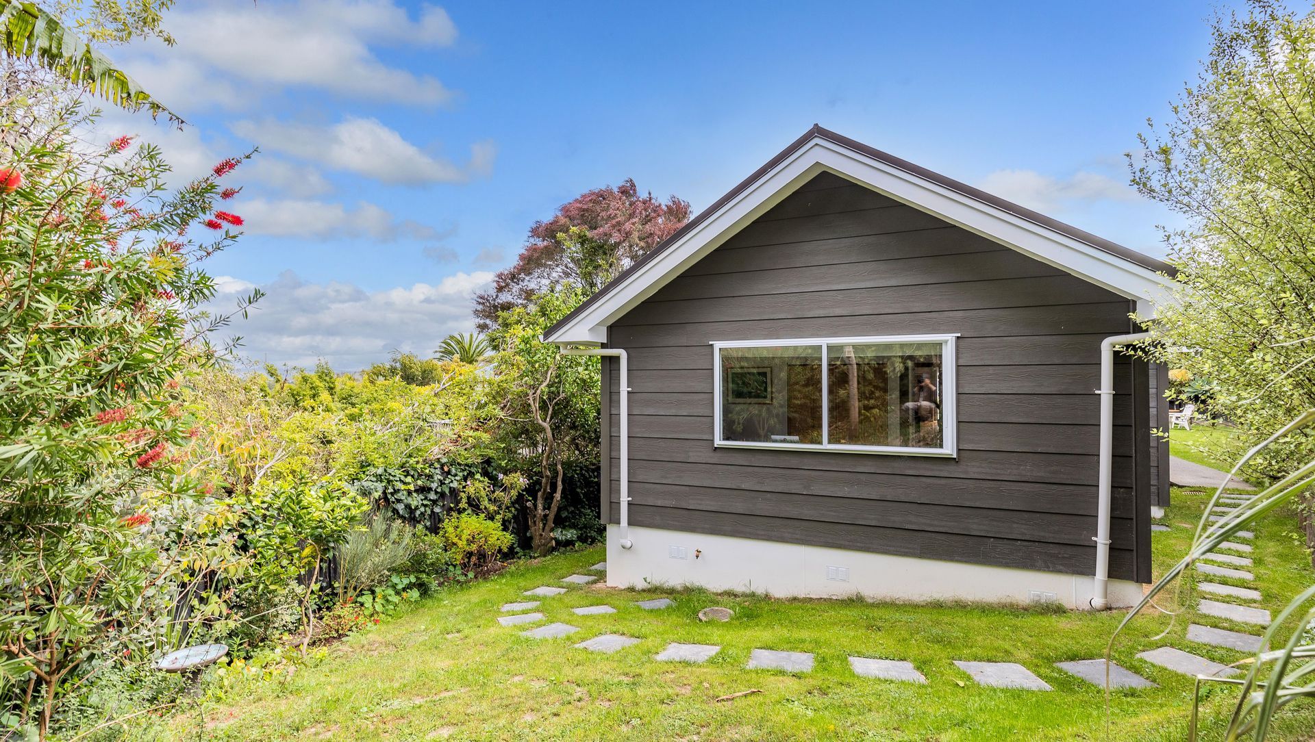 Home With A Haven And Space For Hanging Out In Grey Lynn banner
