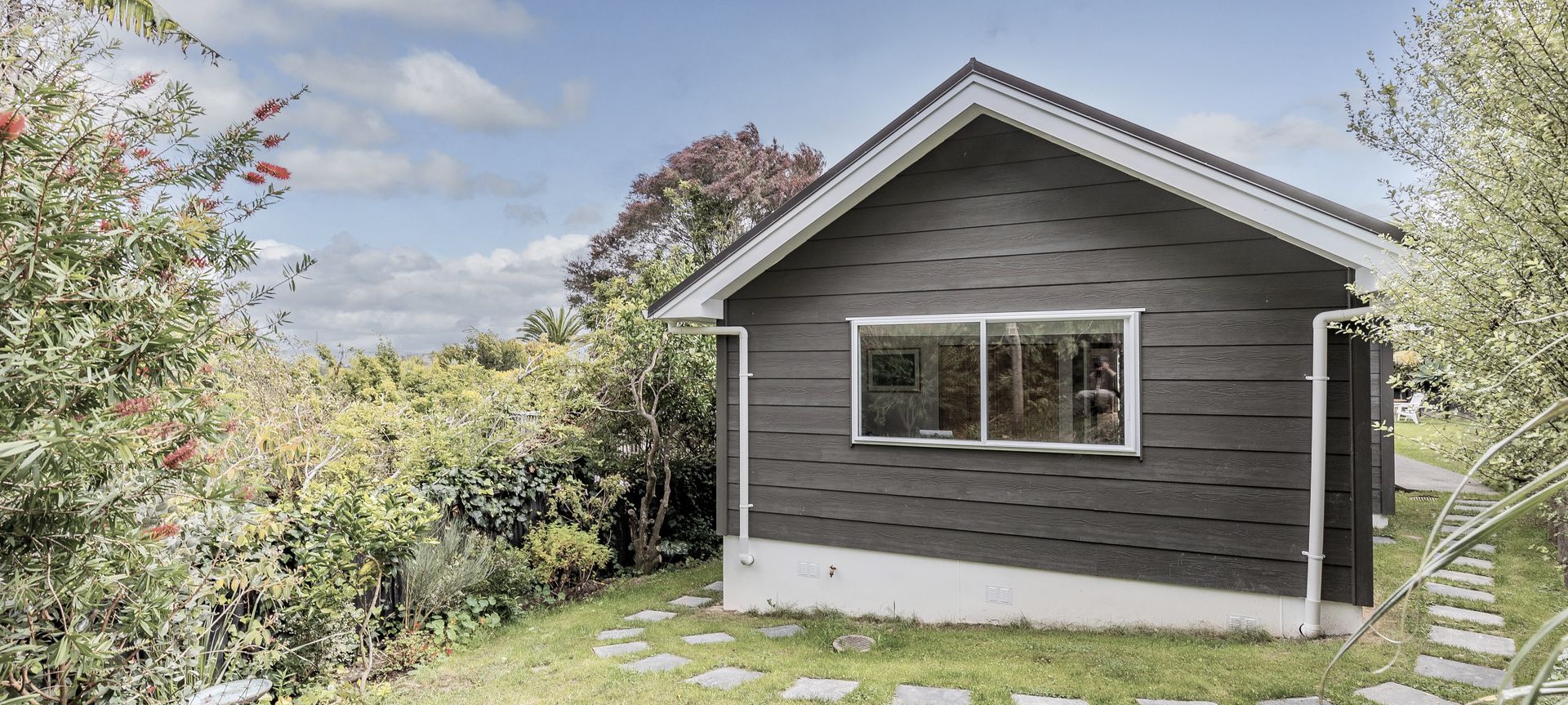 Home With A Haven And Space For Hanging Out In Grey Lynn banner