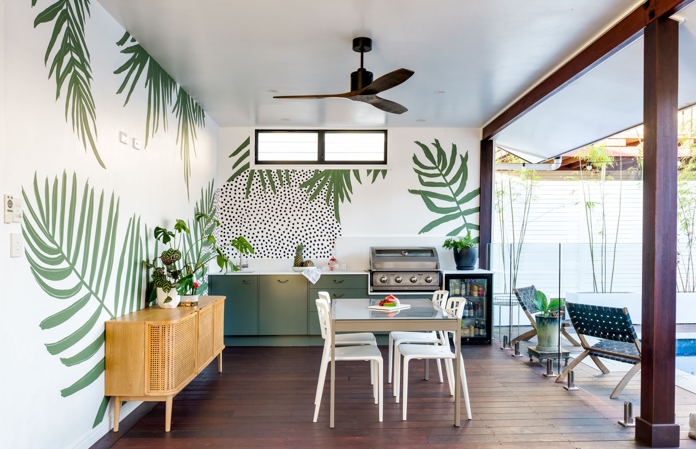 Tarragindi Outdoor Room & Kitchen