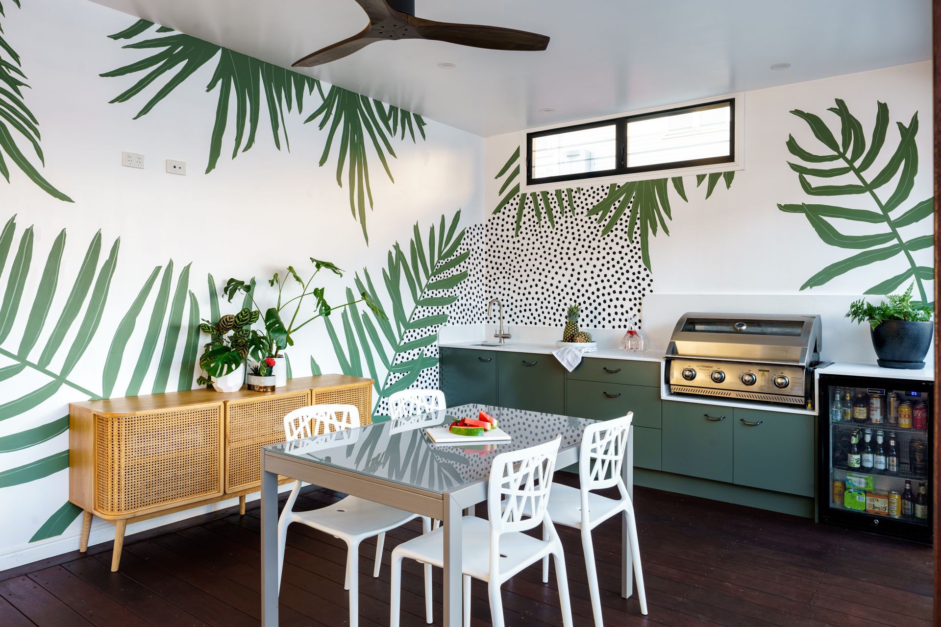 Tarragindi Outdoor Room & Kitchen
