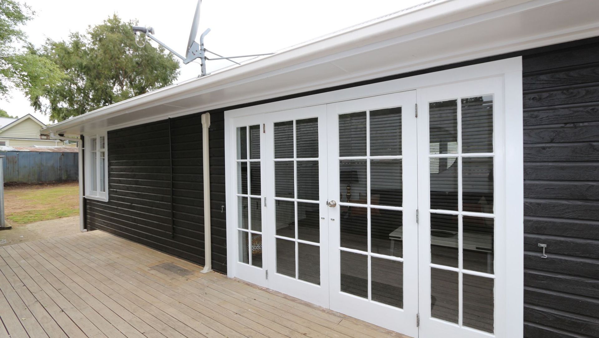 Valley Bungalow Reno banner