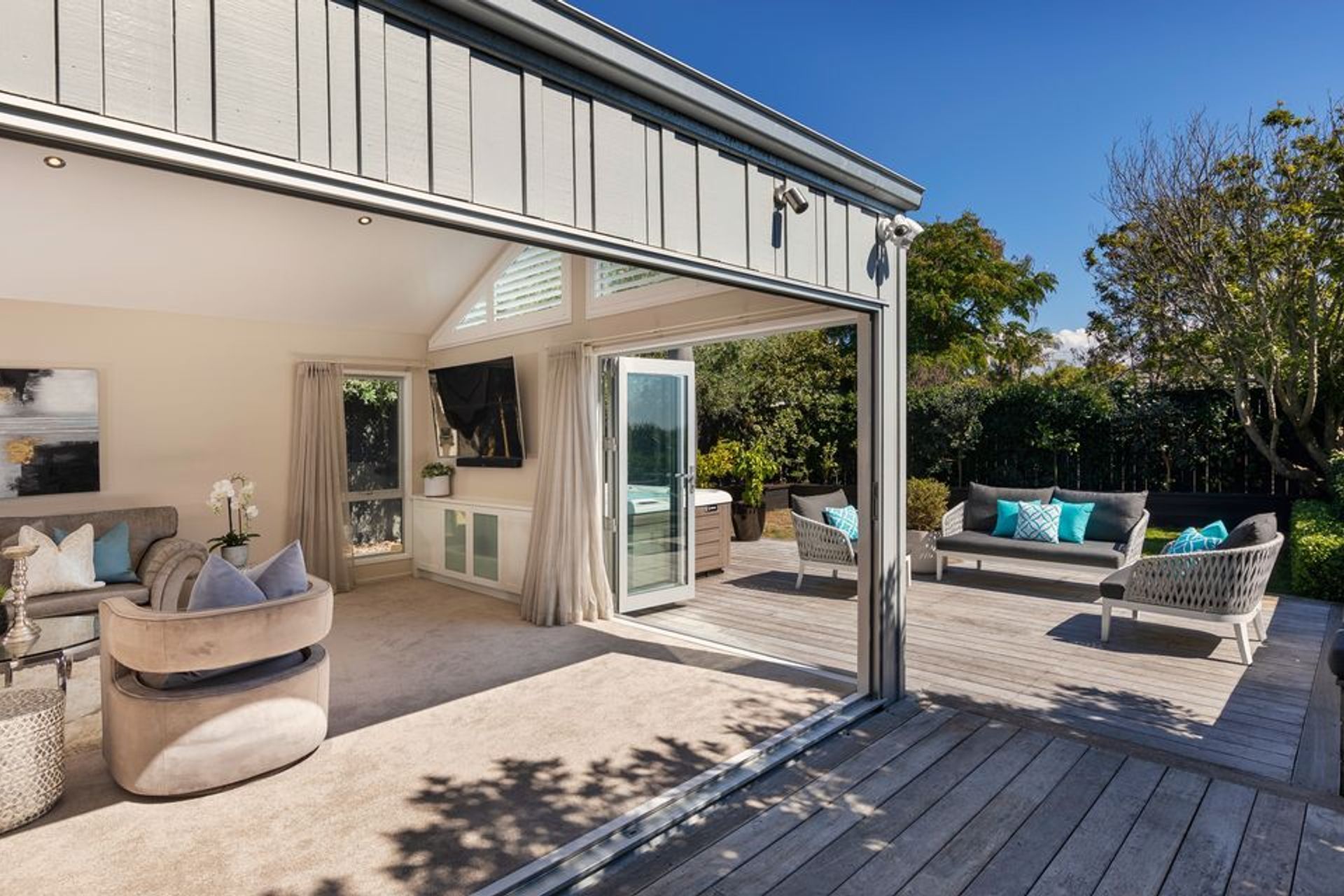 Mt Albert, Renovation