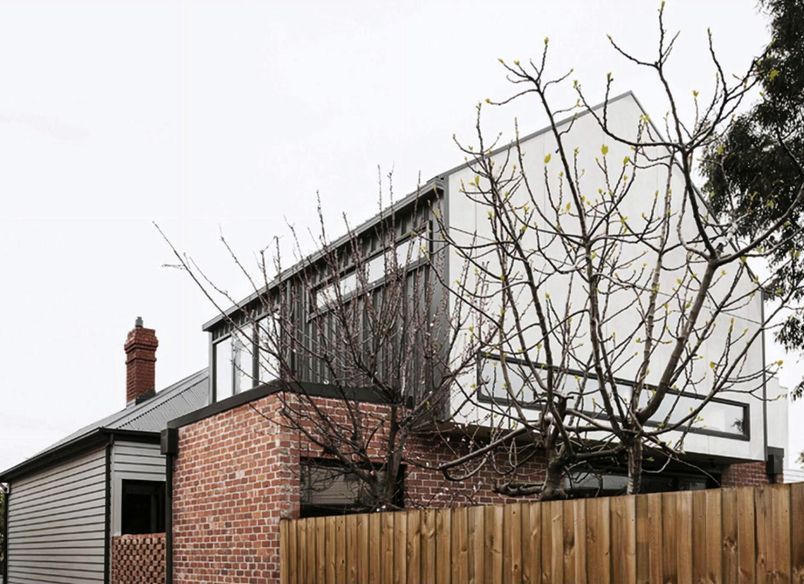 Monolith House - CLIFTON HILL