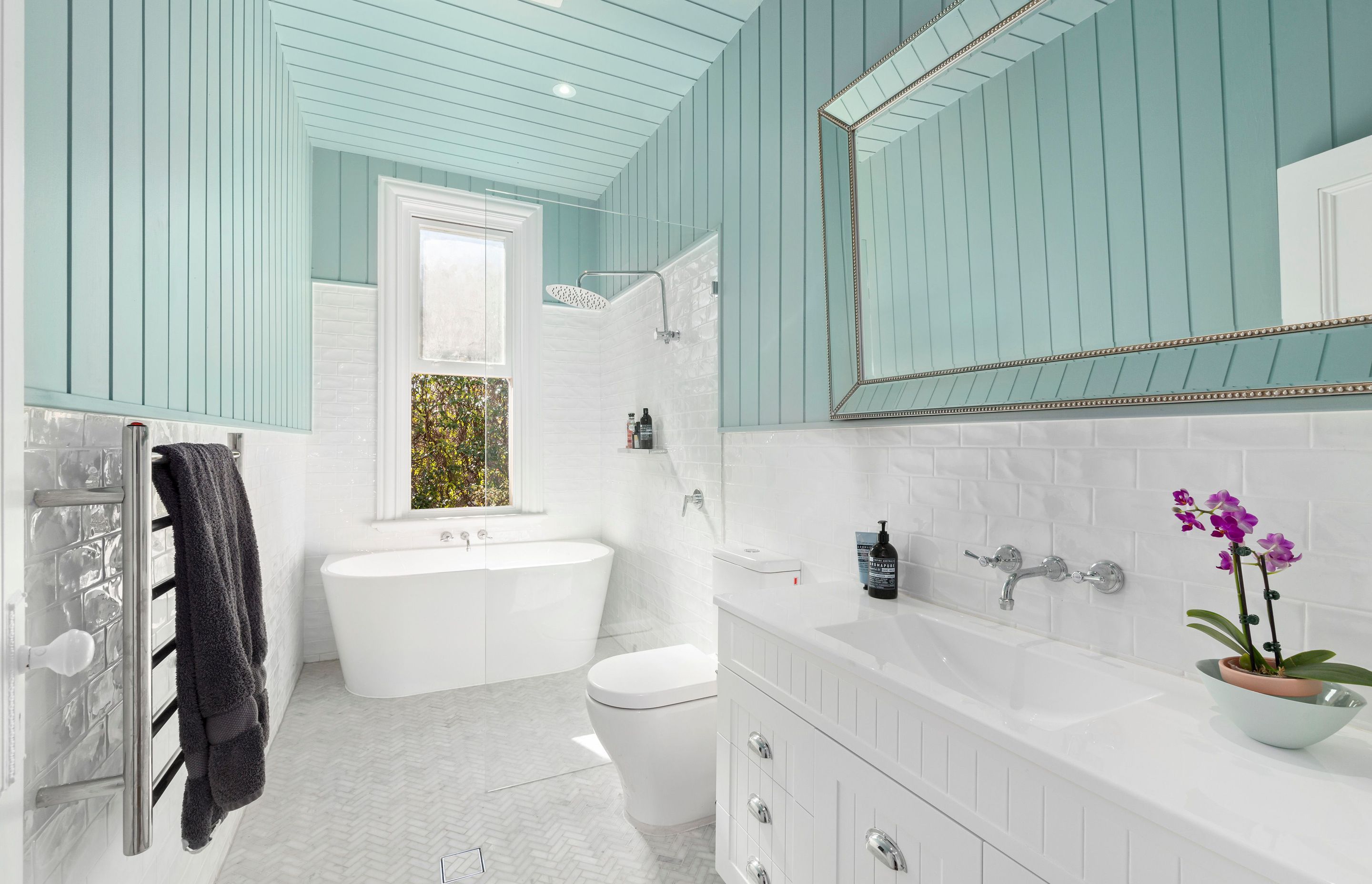 5-Bathroom-v3.JPG
