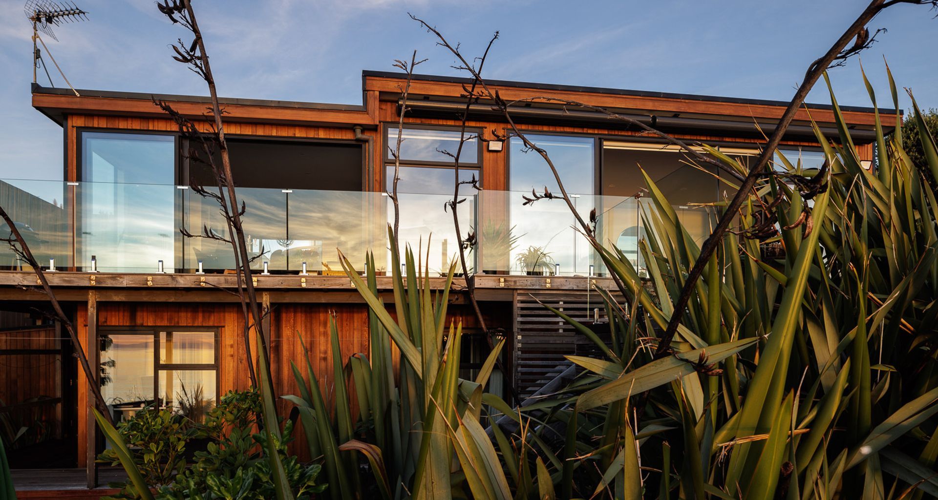 Raumati Beach House banner