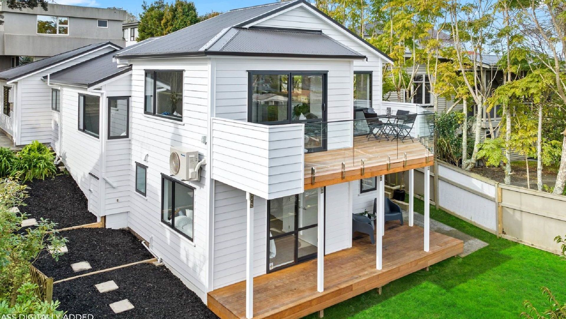 Reclad and Renovations banner