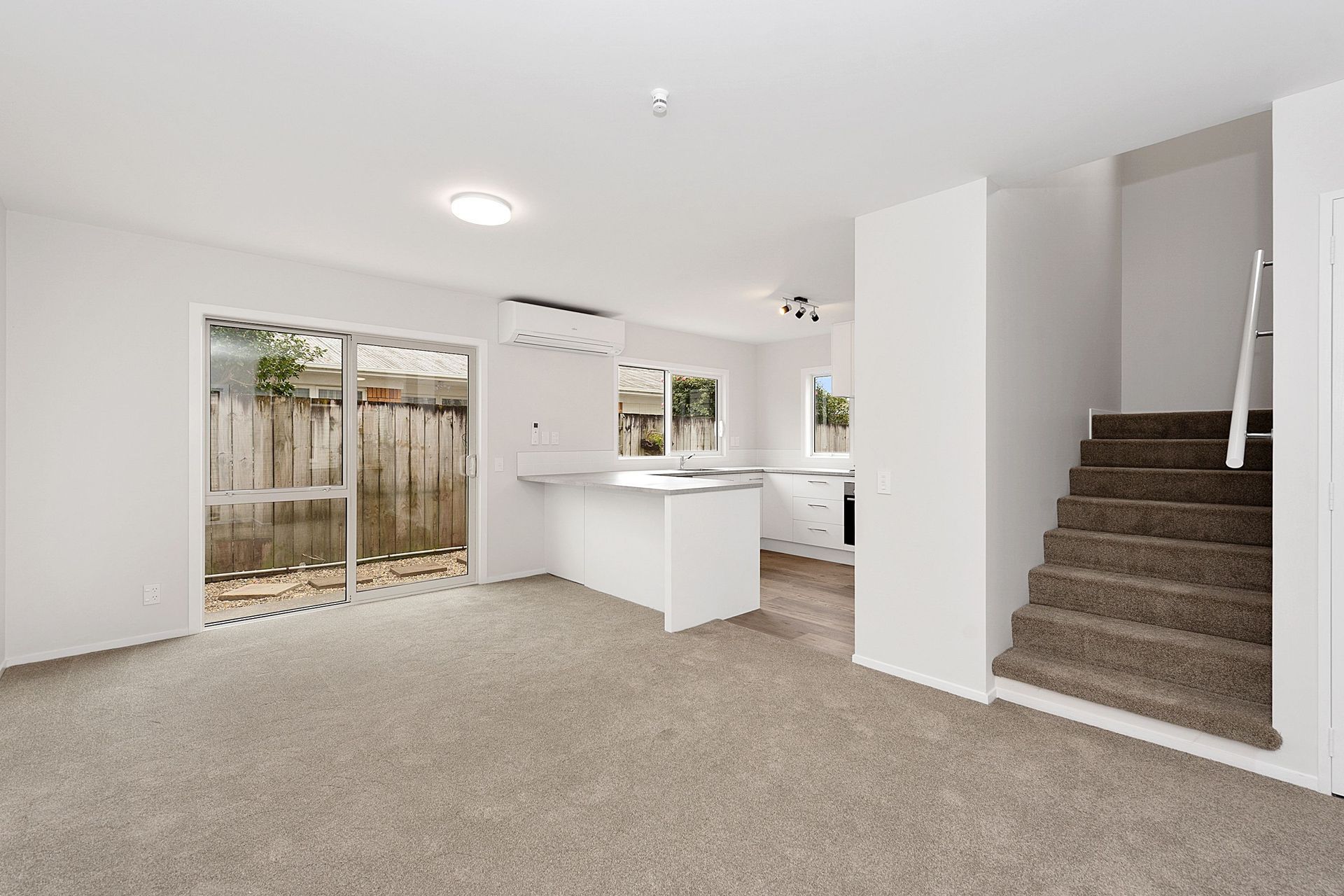 Villa Vanto Reclad, Hamilton