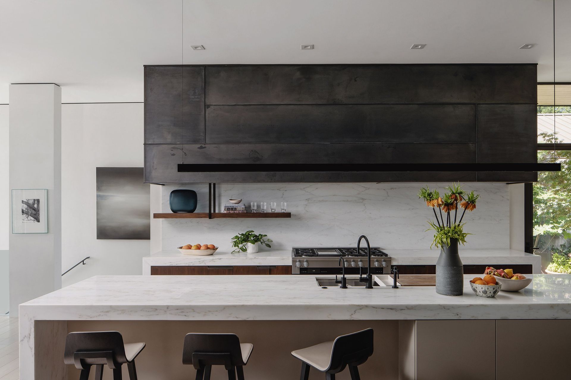 5HighontheHillCuppettKilpatrickArchitectureandInteriorDesignsteel-vent-hood-kitchen-marble-island-1.jpg