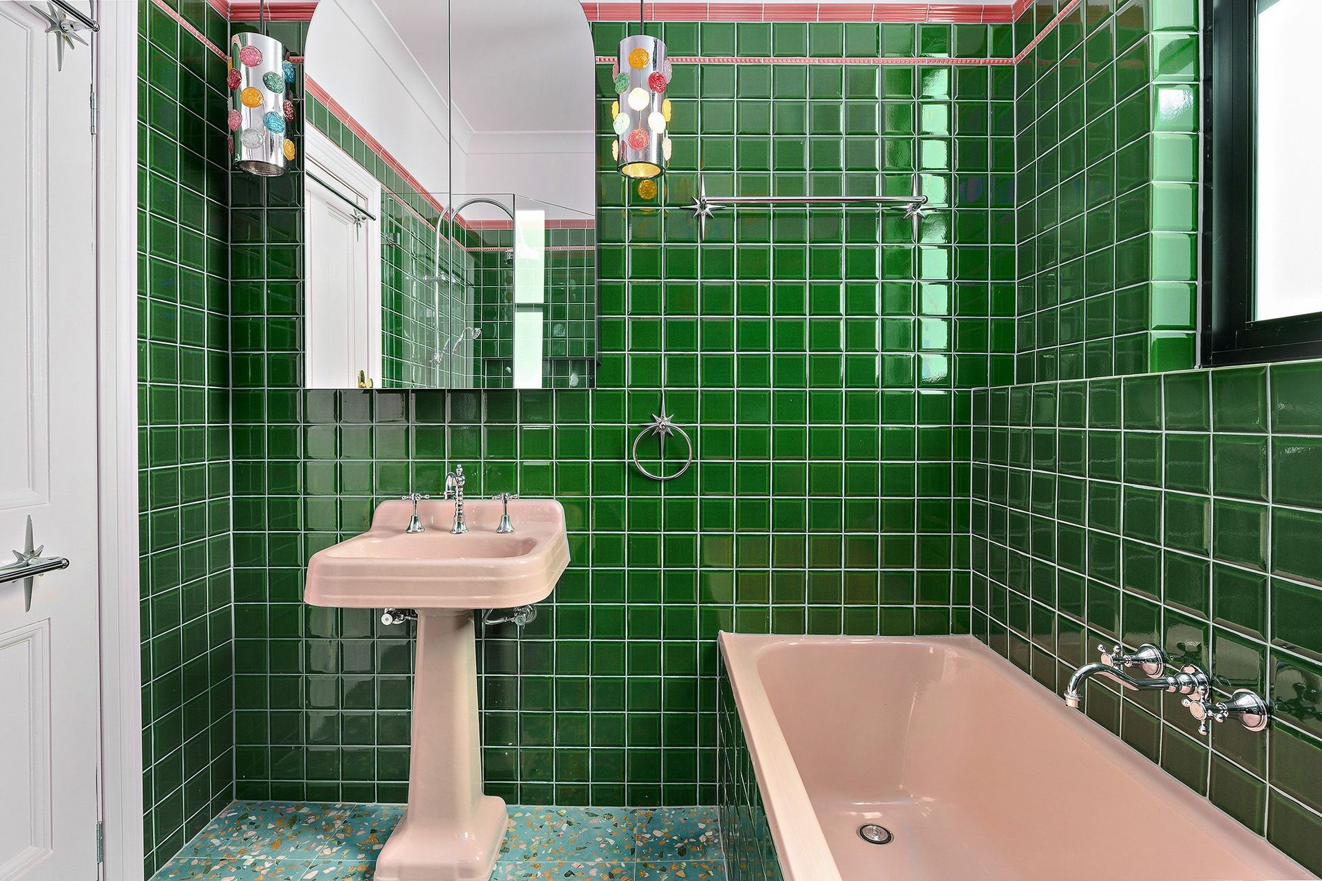 6-Bathroom-v2.jpg