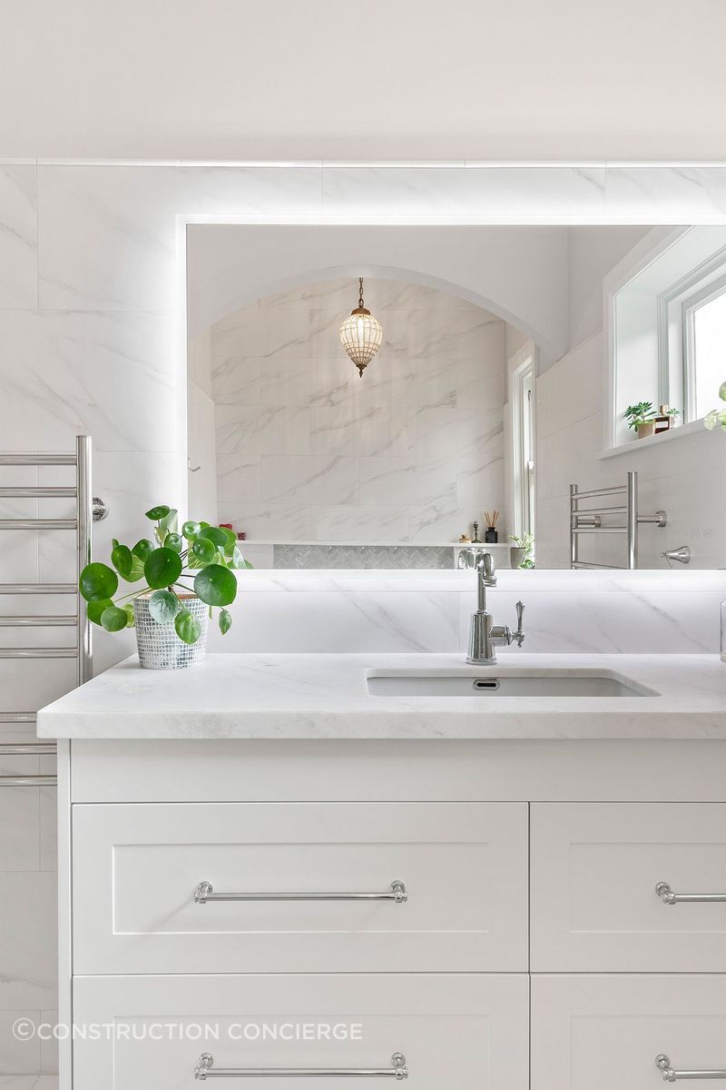6-Bathroom.jpg