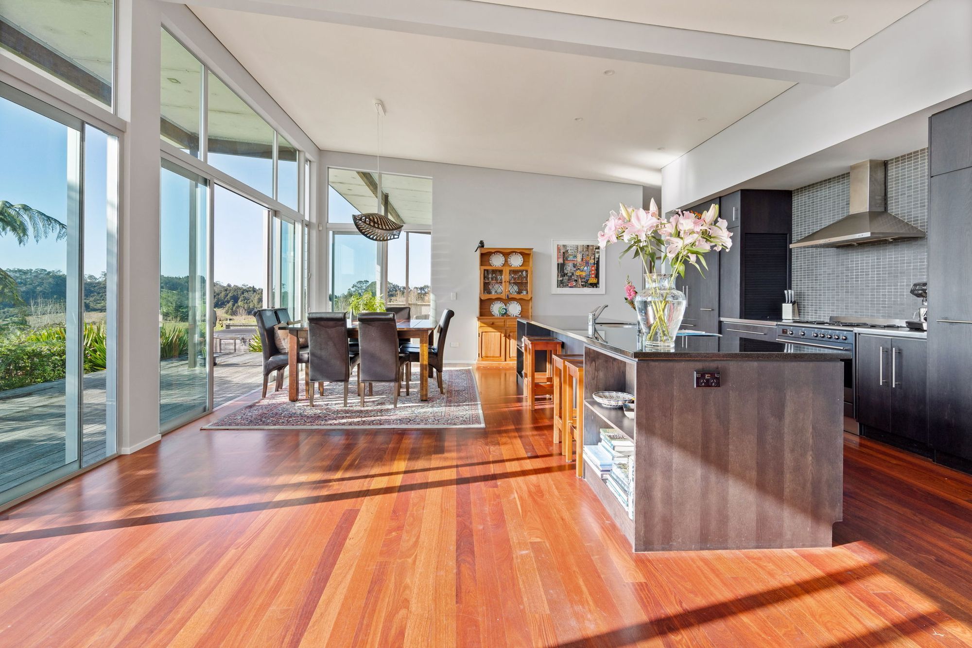 6-web-or-mls-147-Pompallier-Estate-Drive-13.jpg