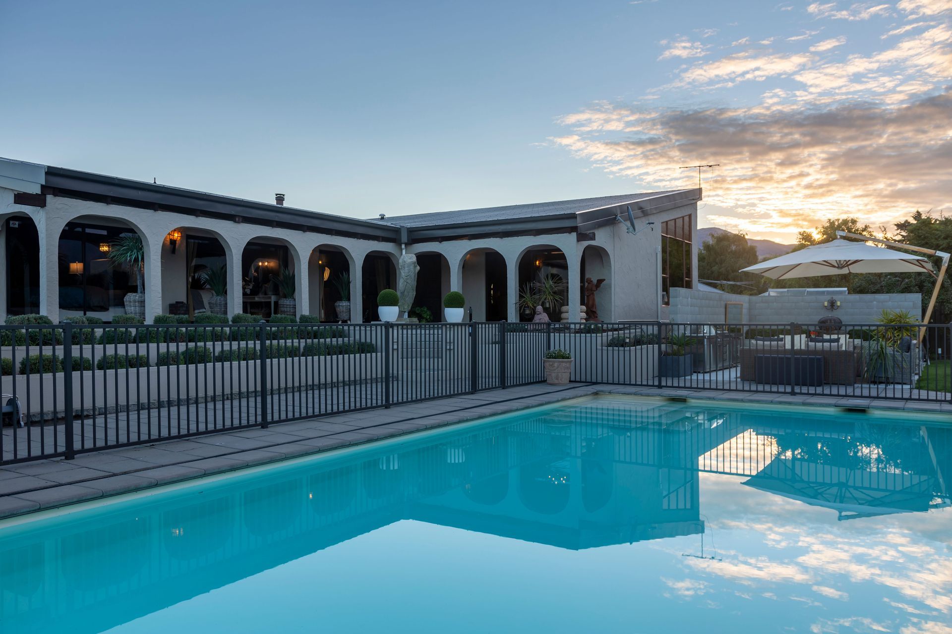 Leitrum Cromwell Entertainers Delight