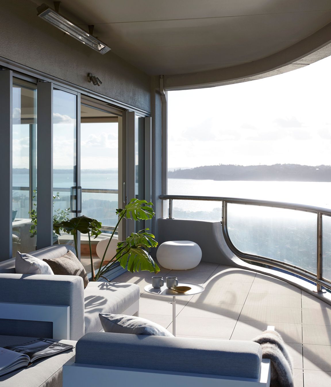 7-2305-FourWalls-Shangri-La4406x.jpg