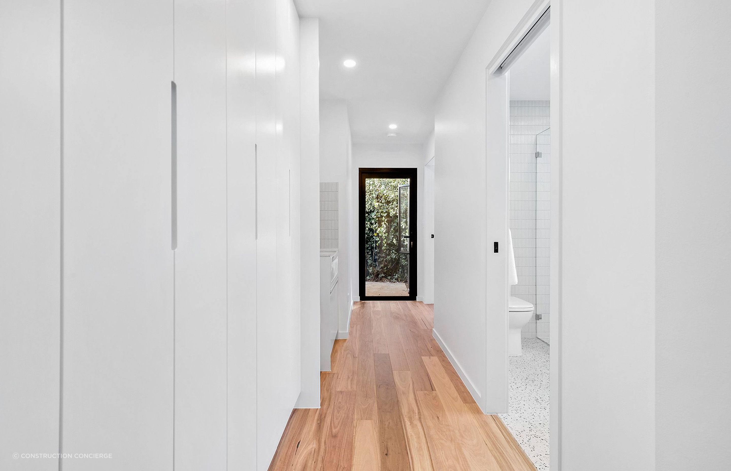 8-Hallway.jpg