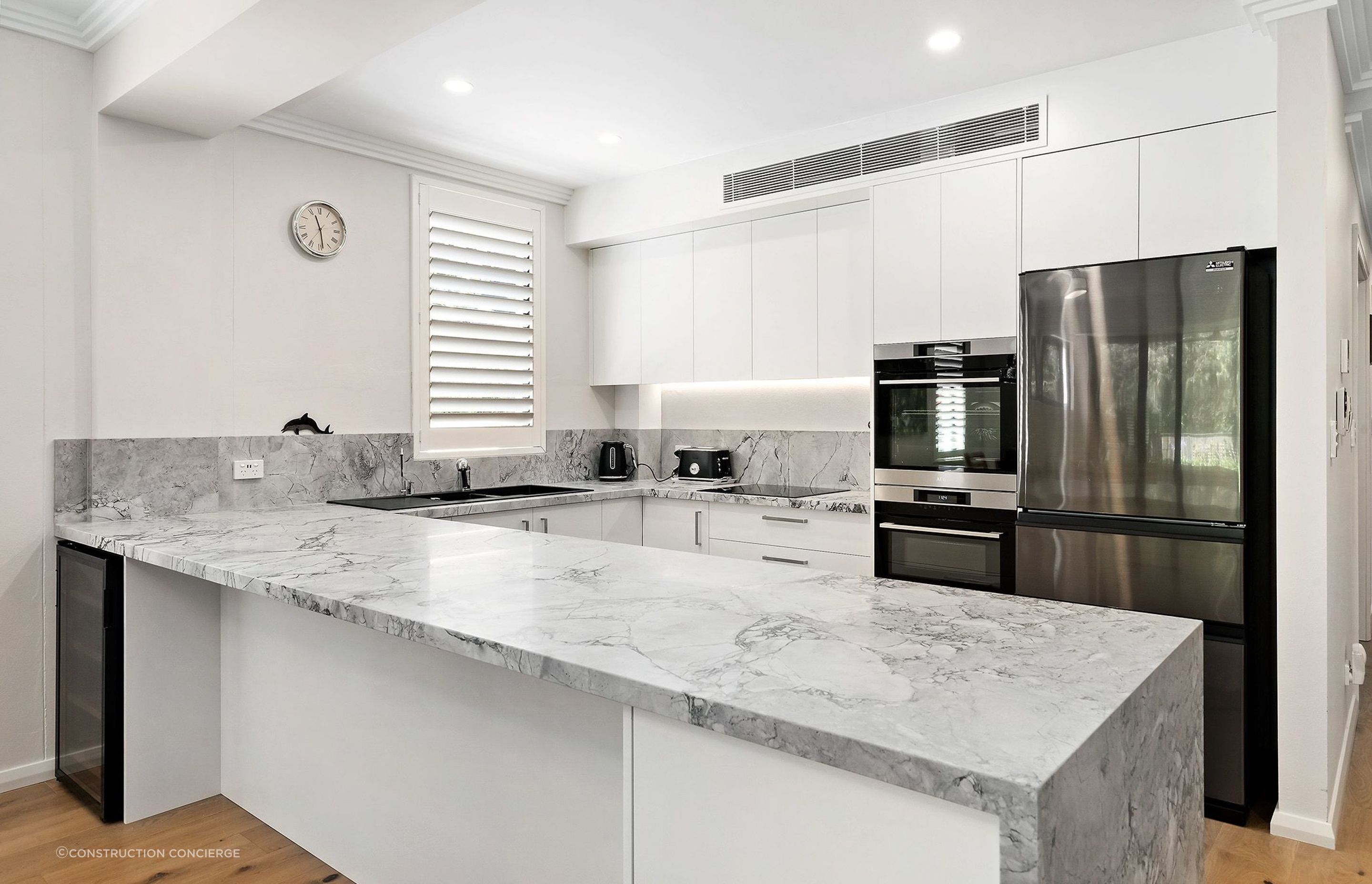 8-Kitchen.jpg