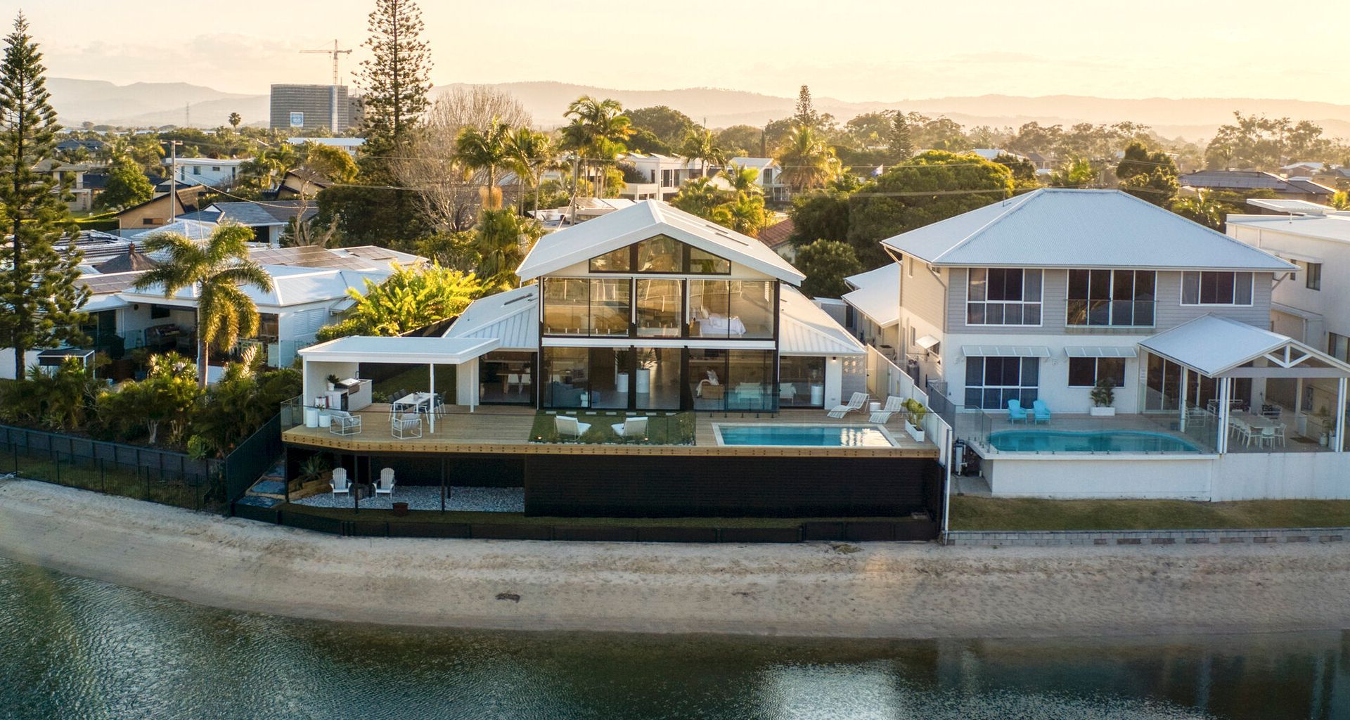 Broadbeach Waters Residence banner