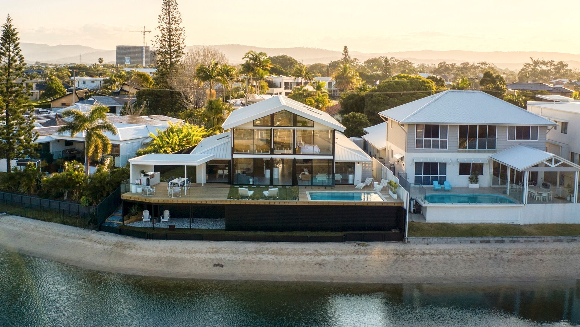 Broadbeach Waters Residence banner