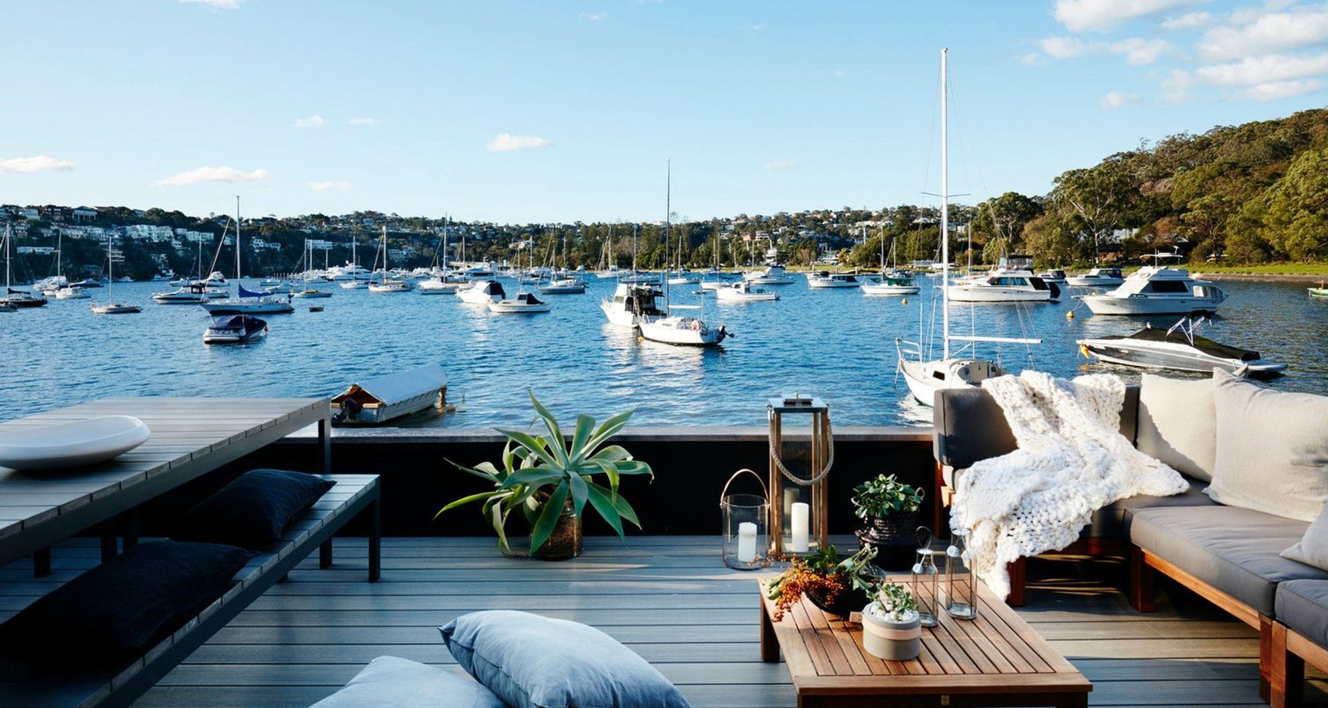 Houseboat banner
