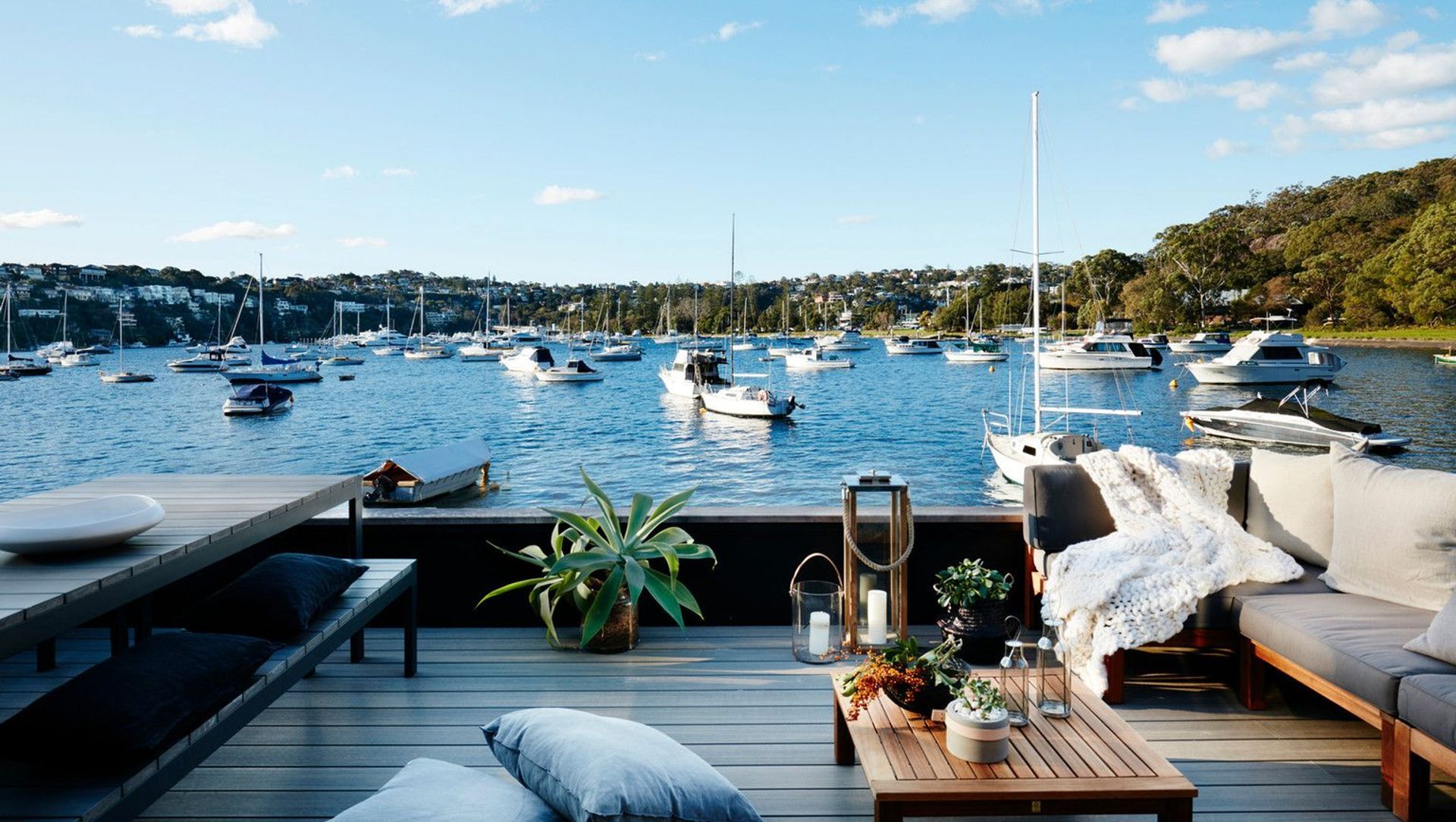 Houseboat banner