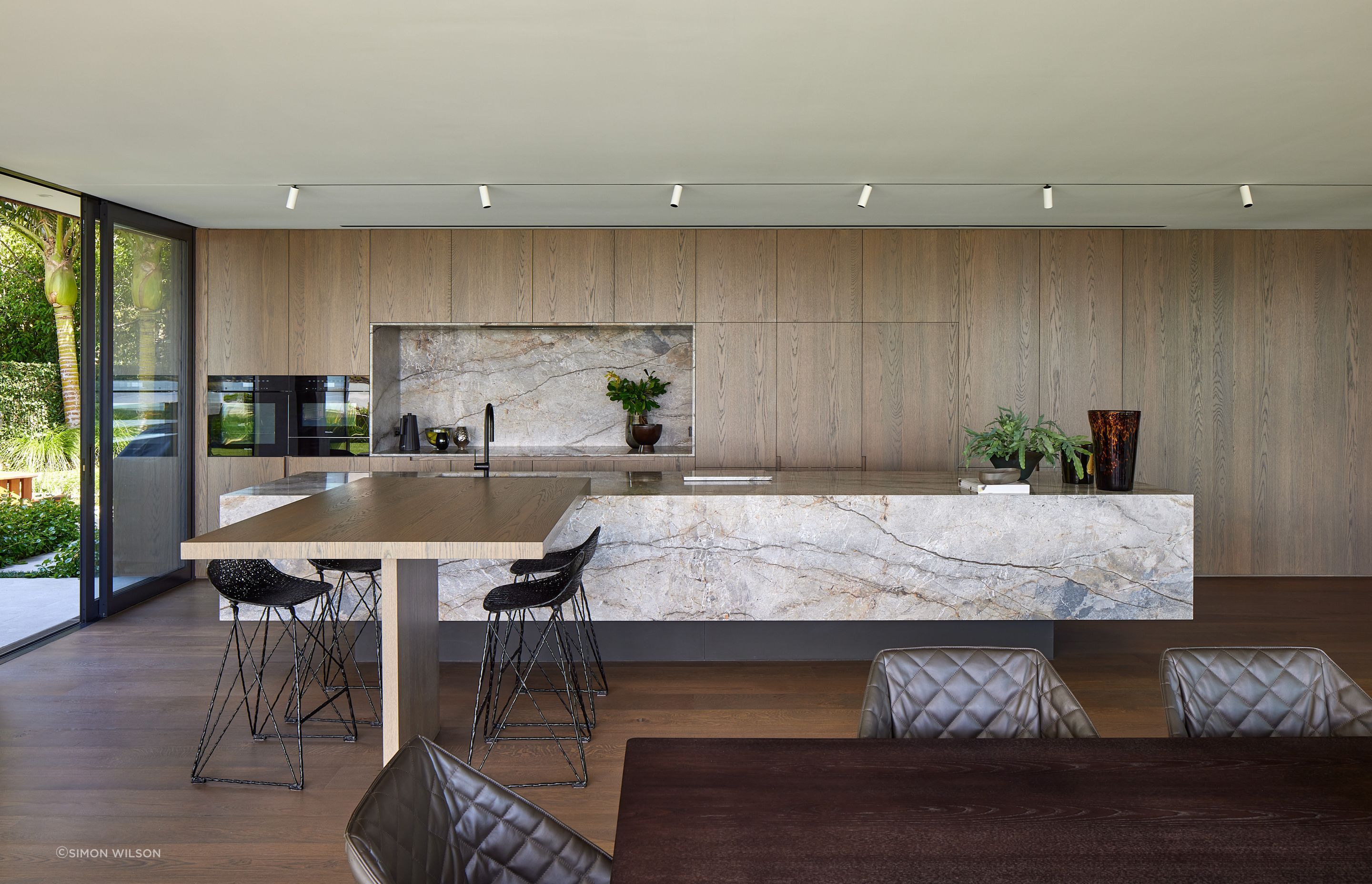 8WATERS-EDGEKitchen-Wide-ViewSimon-Wilson6.jpeg
