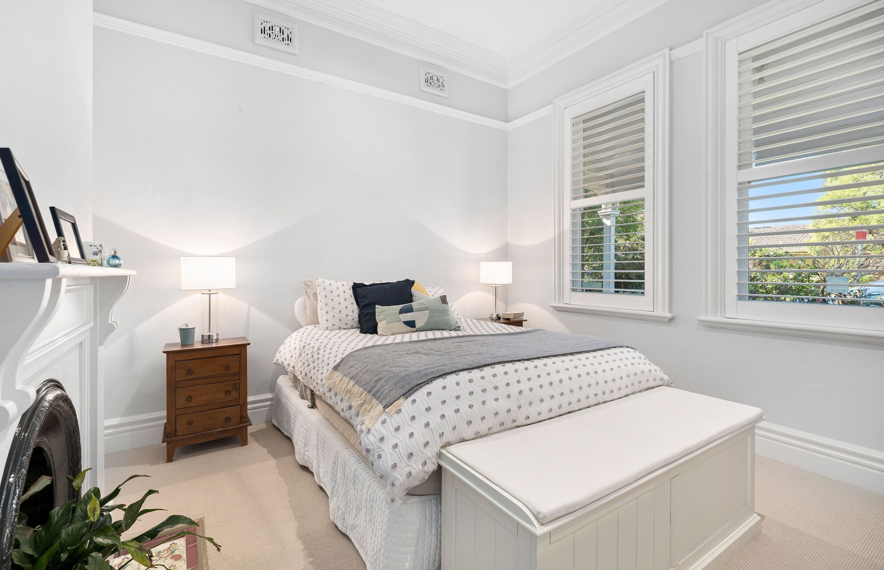 9-Bedroom.JPG