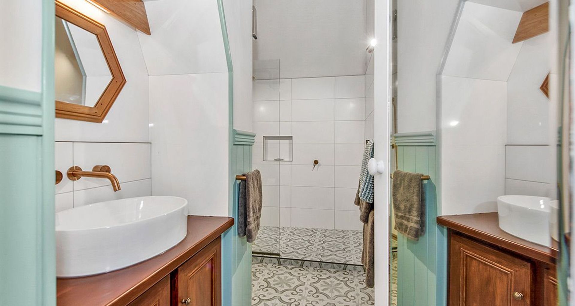 Ensuite gets Eclectic Update in Karapiro banner