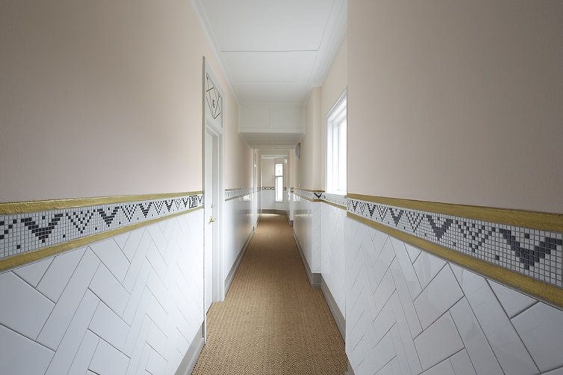 Versailles, Darlinghurst