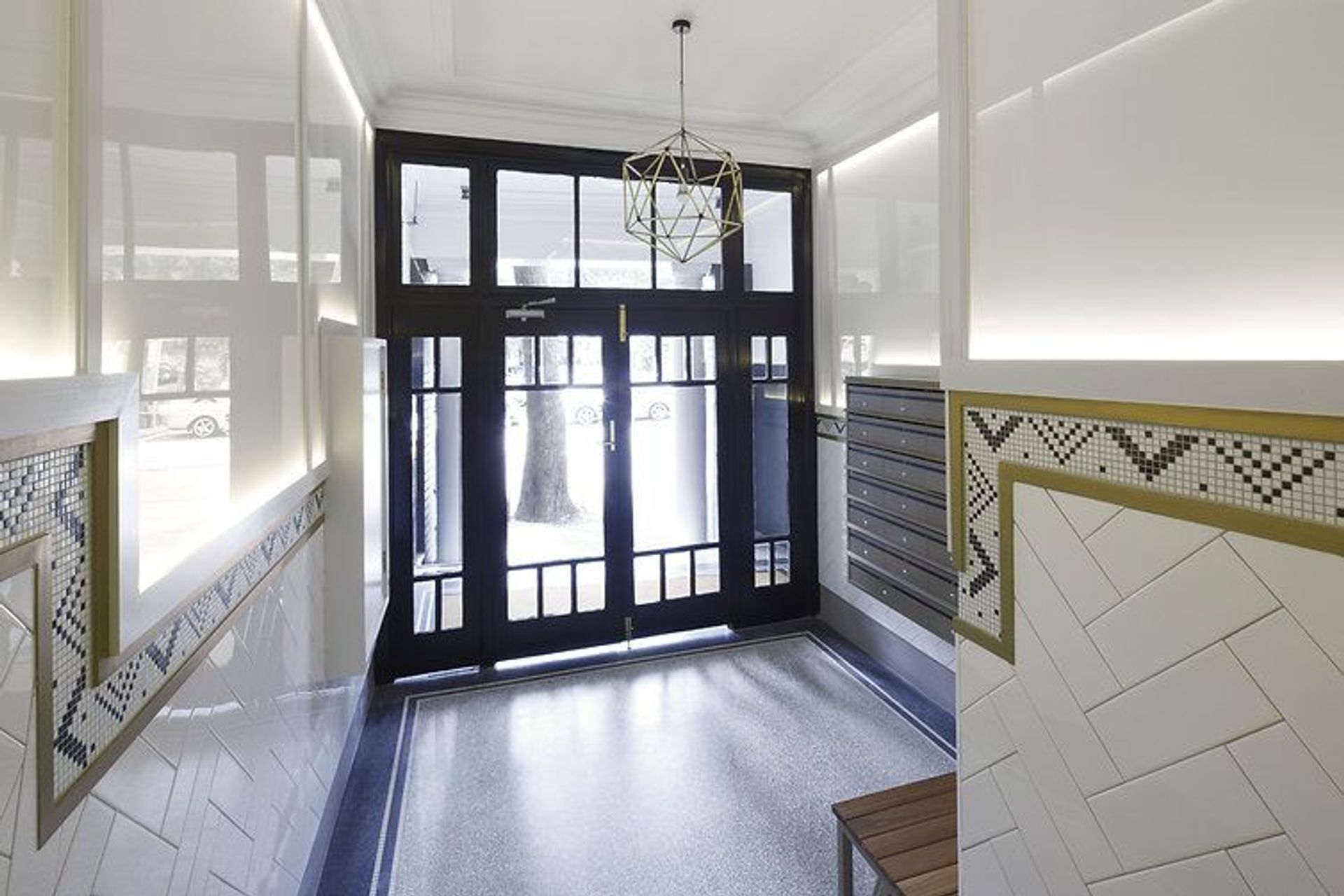 Versailles, Darlinghurst