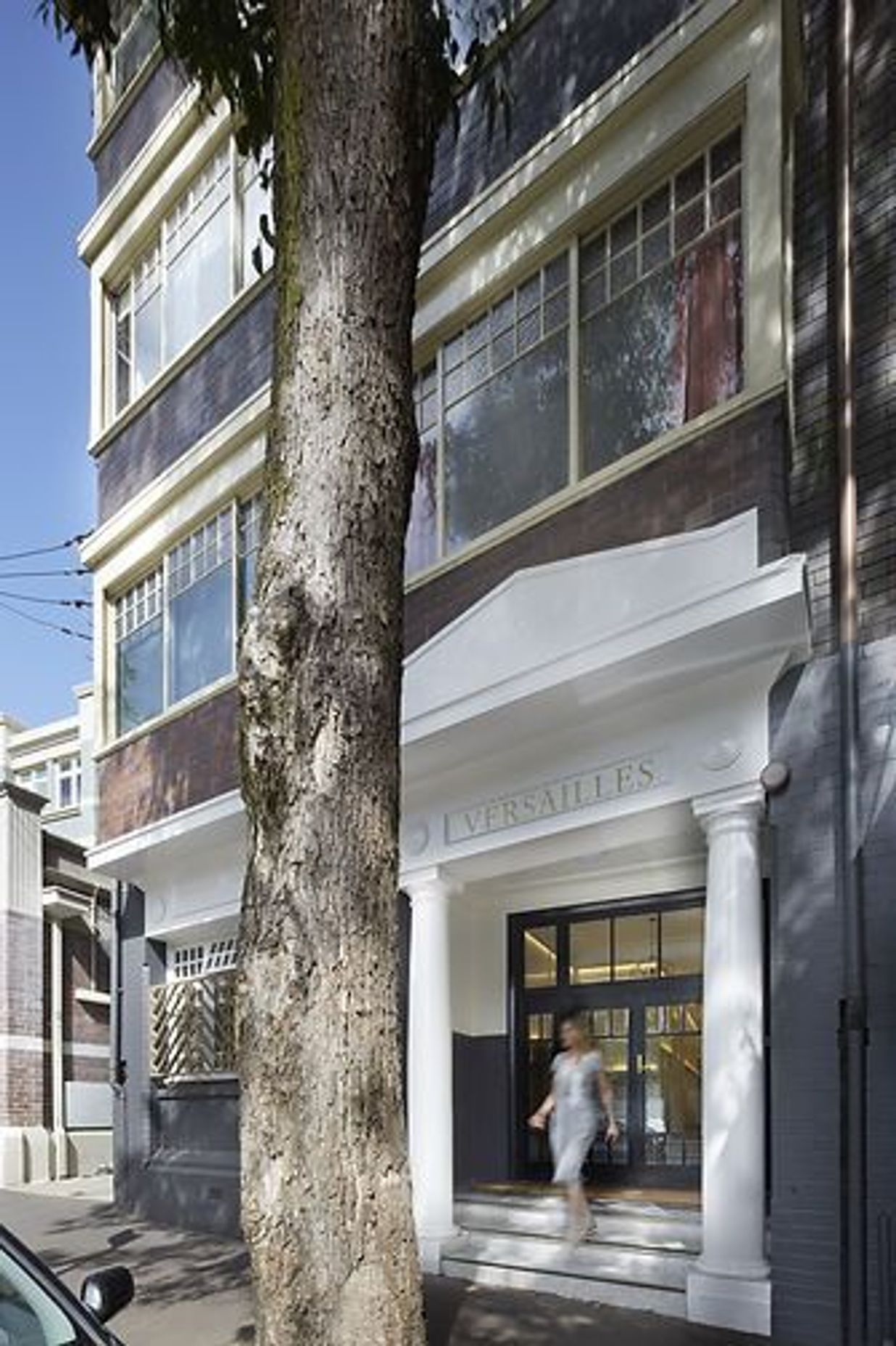 Versailles, Darlinghurst