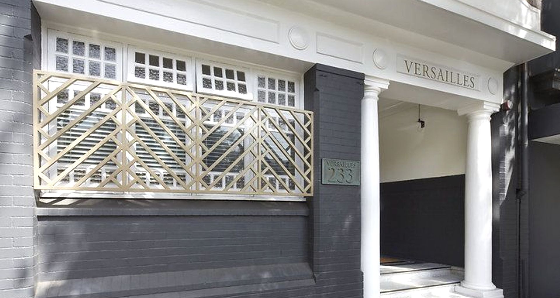 Versailles, Darlinghurst banner