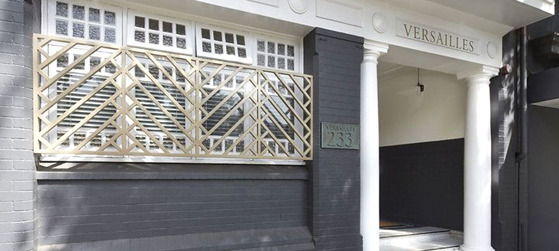 Versailles, Darlinghurst banner