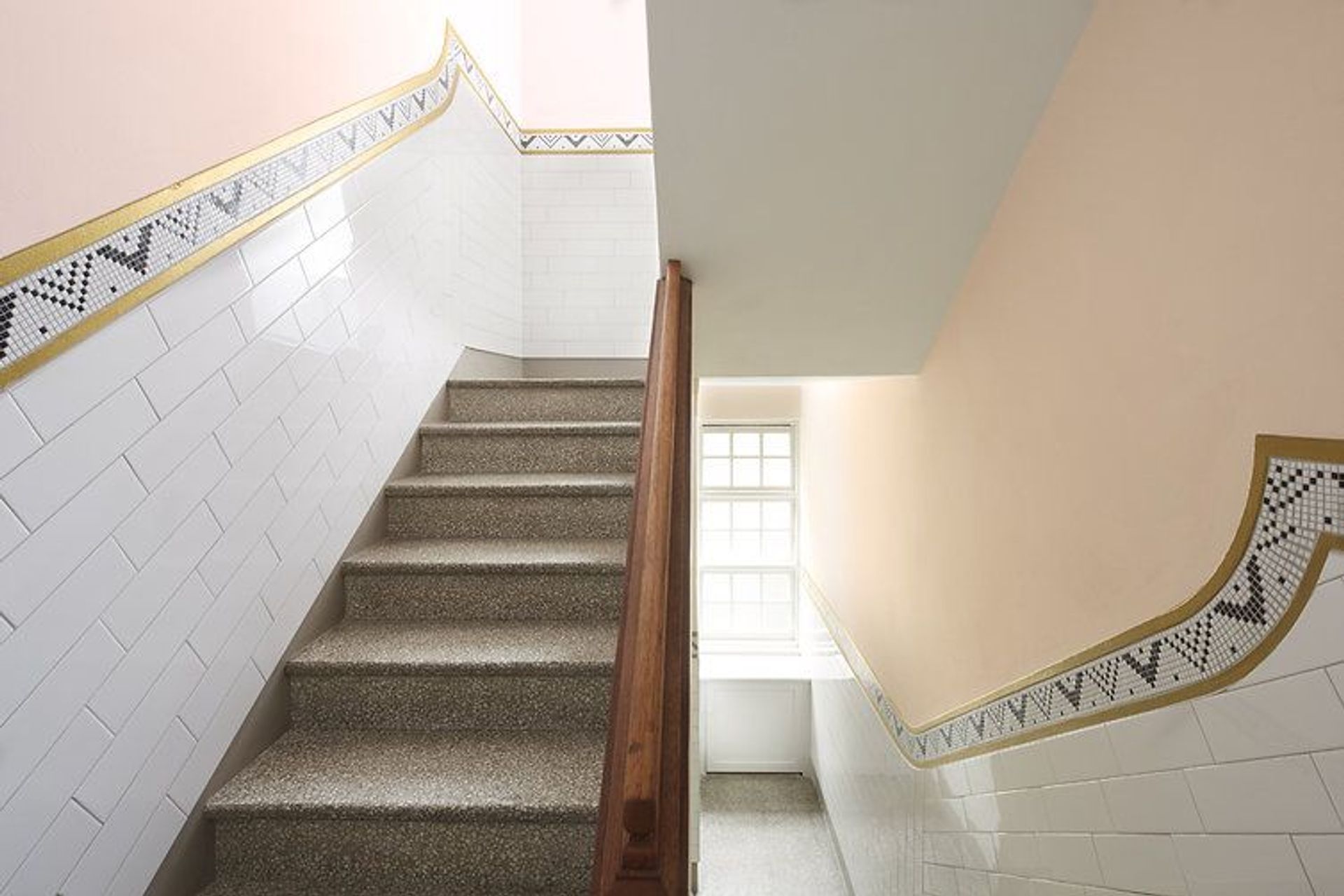 Versailles, Darlinghurst