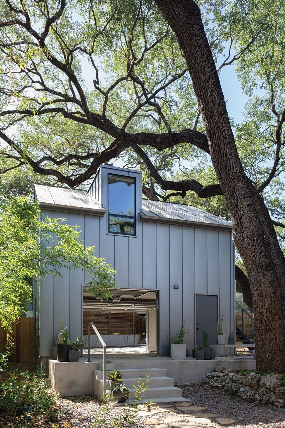 9LittleStacyParkCuppettKilpatrickArchitectureandInteriorDesignaustin-tx-garage-apartment-metal-clad-dormer.jpg