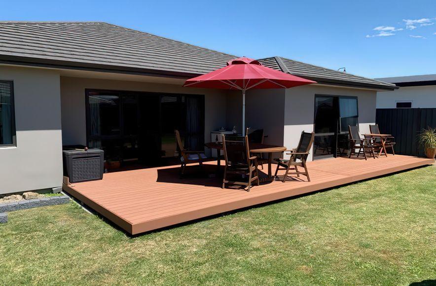 A Nail-free Decking Solution for a Family Home